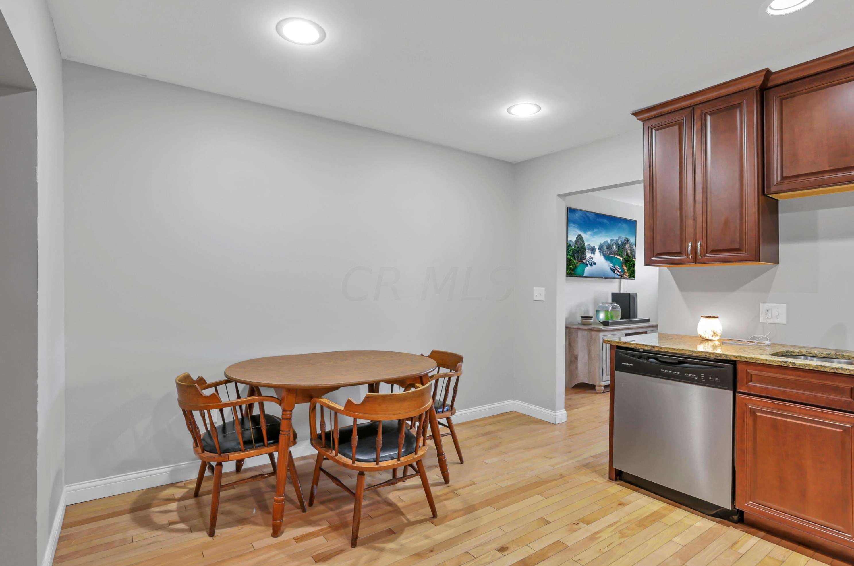 1722 Laurel Ave, Columbus OH 43223-2821 exterior