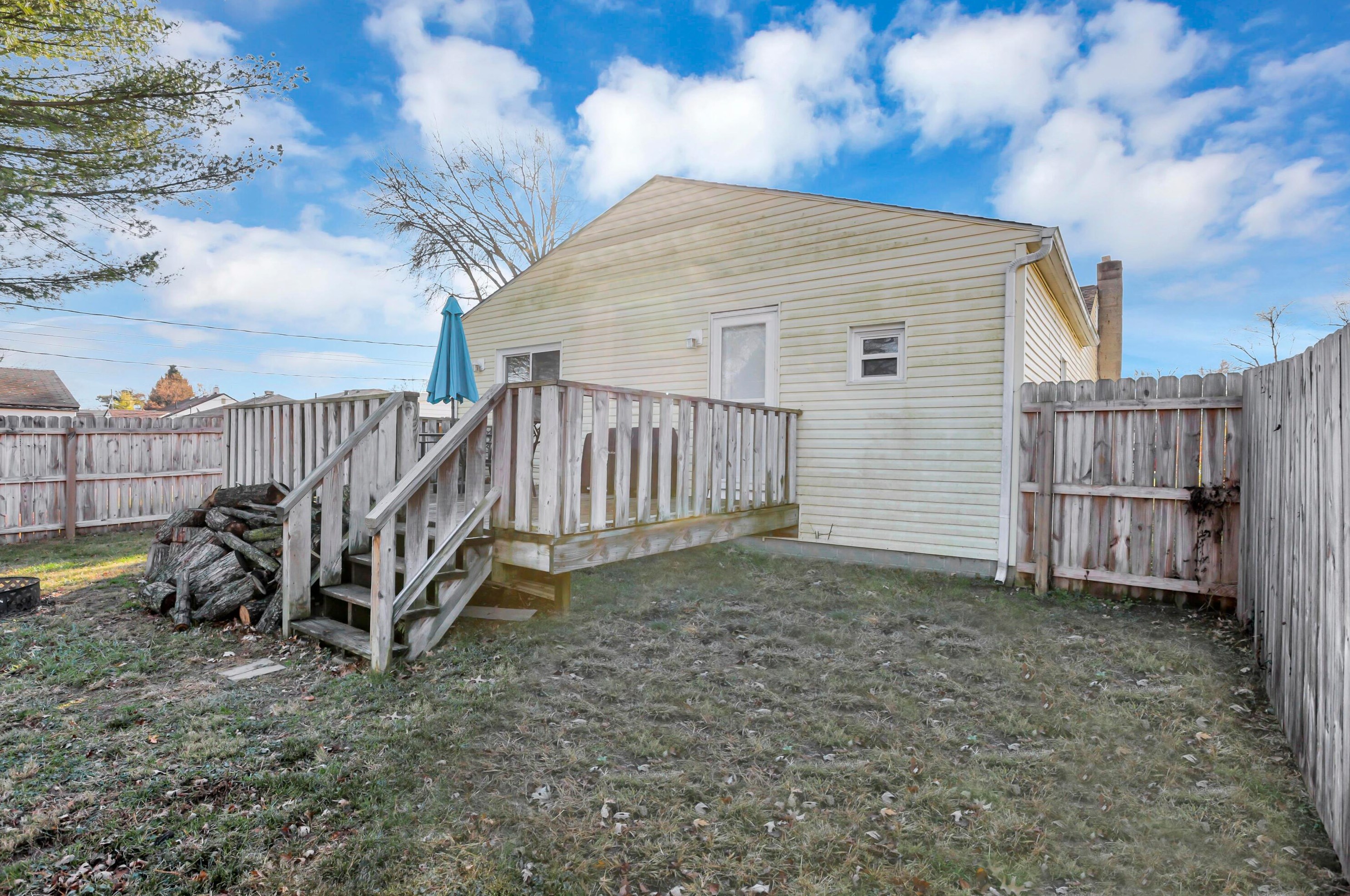 1722 Laurel Ave, Columbus OH 43223-2821 exterior