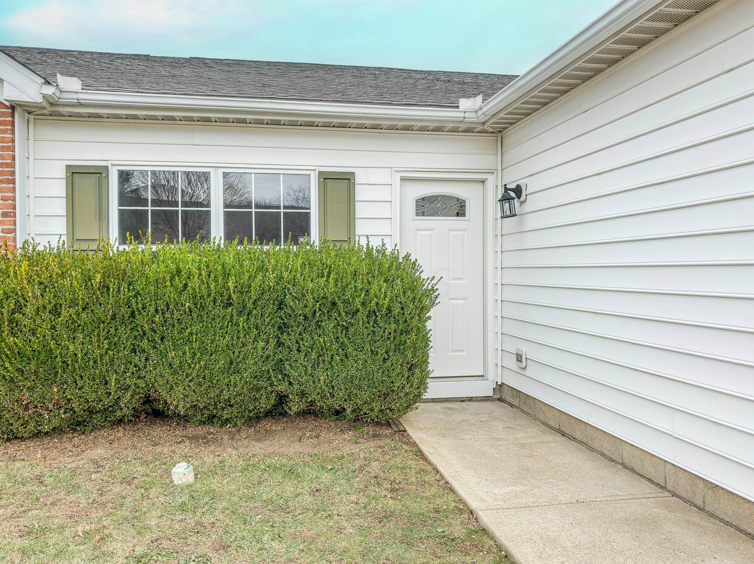 1500 October Ridge Ct, Columbus, OH 43223-6267