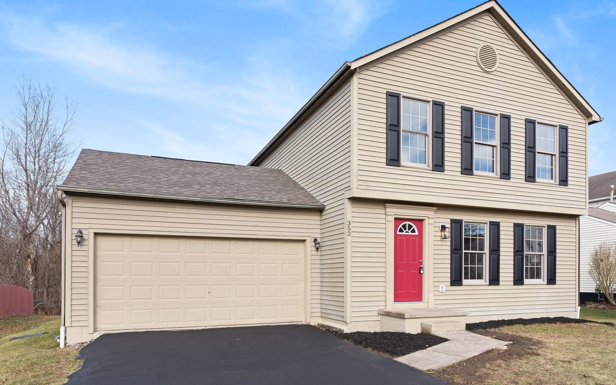 352 Pataskala Ridge Sw Dr, Pataskala, OH 43062