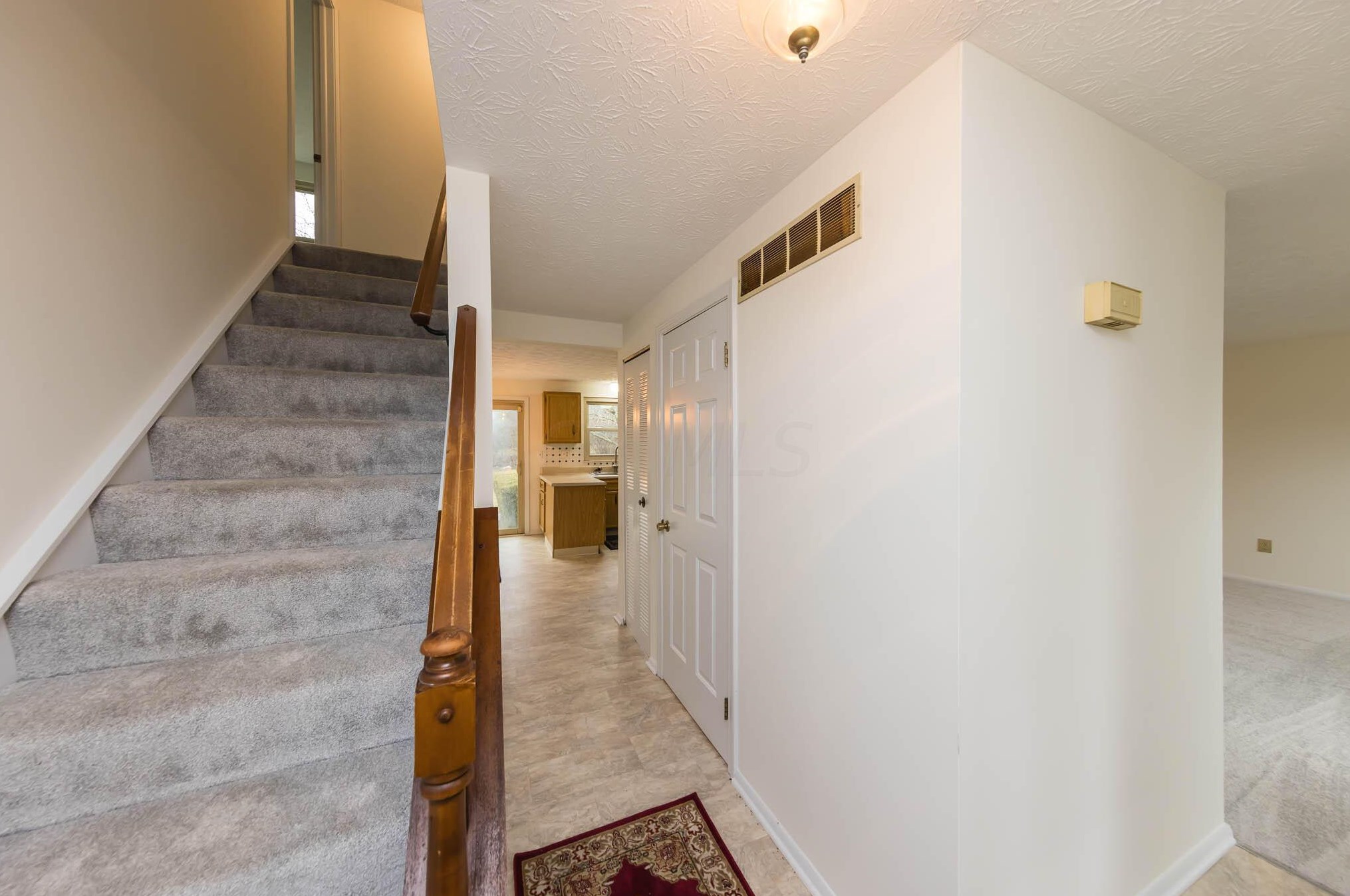 5409 Dexter Falls Rd, Columbus, OH 43221-5712