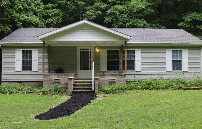 19936 Grin Hollow, Laurelville, OH 43135