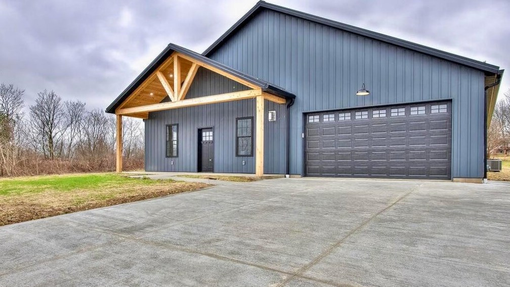 13595 Magers Rd, Howard, OH 43028-1103