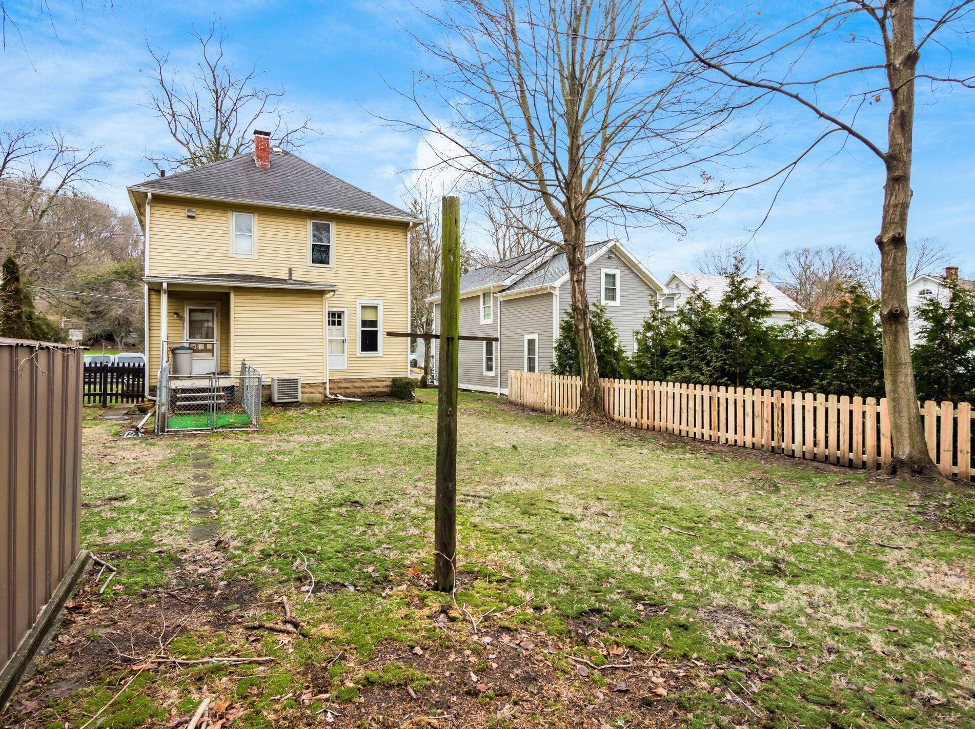 213 E College St, Granville, OH 43023