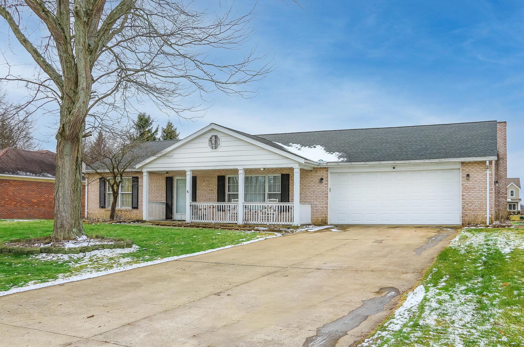 312 Hessenauer Dr, Sugar Grove Lake, OH 44833