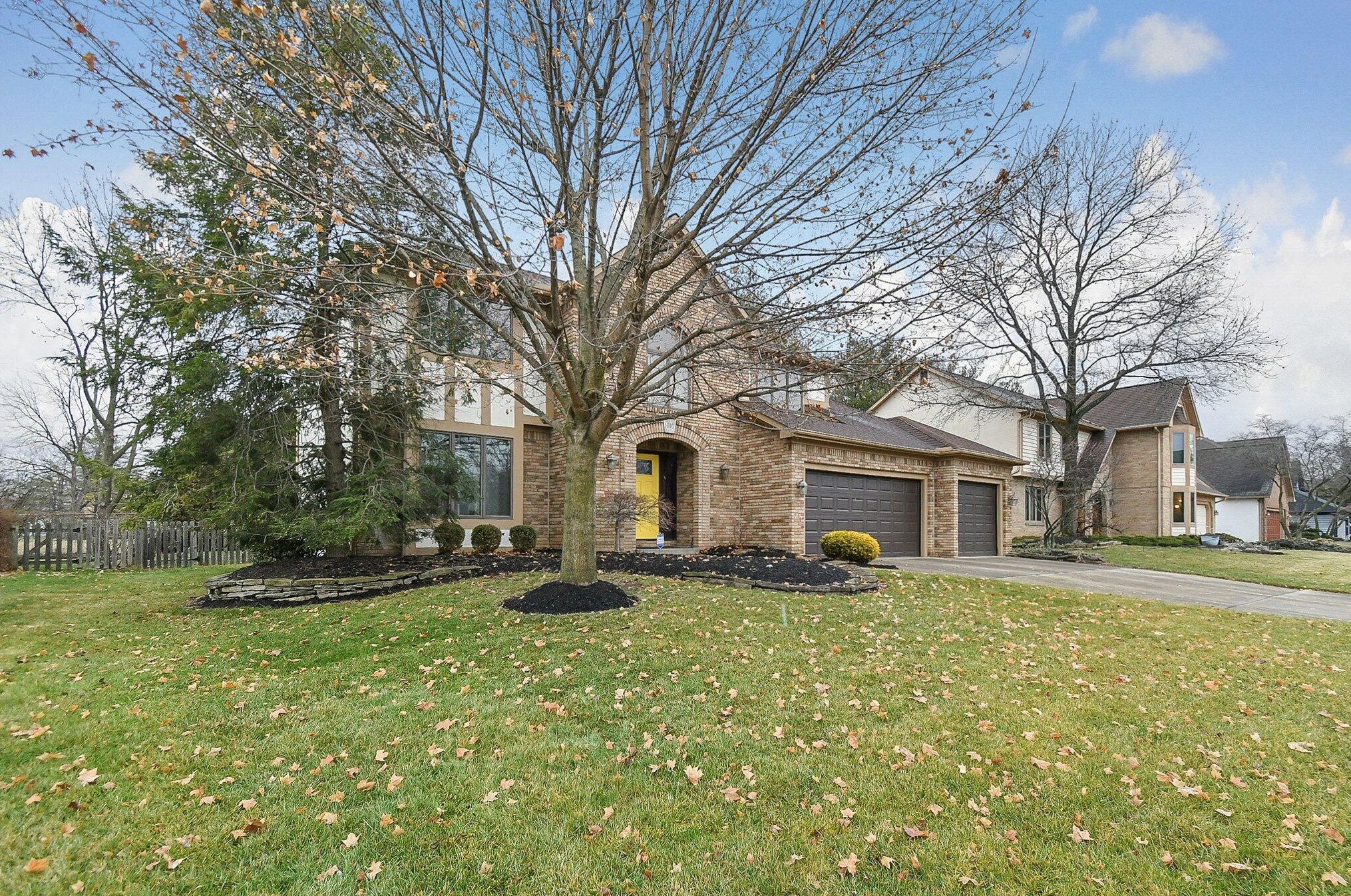 1070 Farrington Dr, Westerville, OH 43081-4539