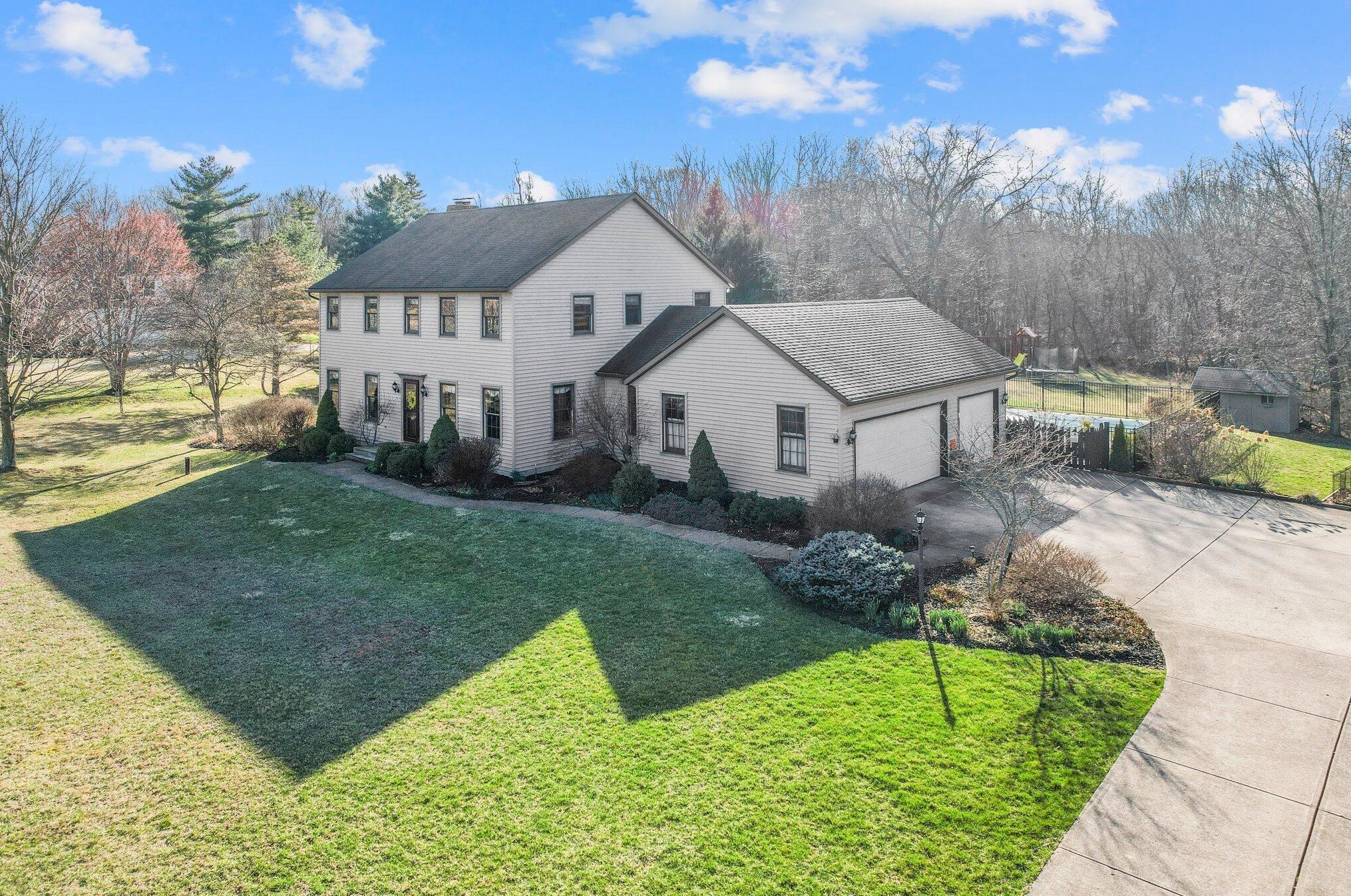 4563 Smiley Dr, Cnl Wnchstr, OH 43110-9294