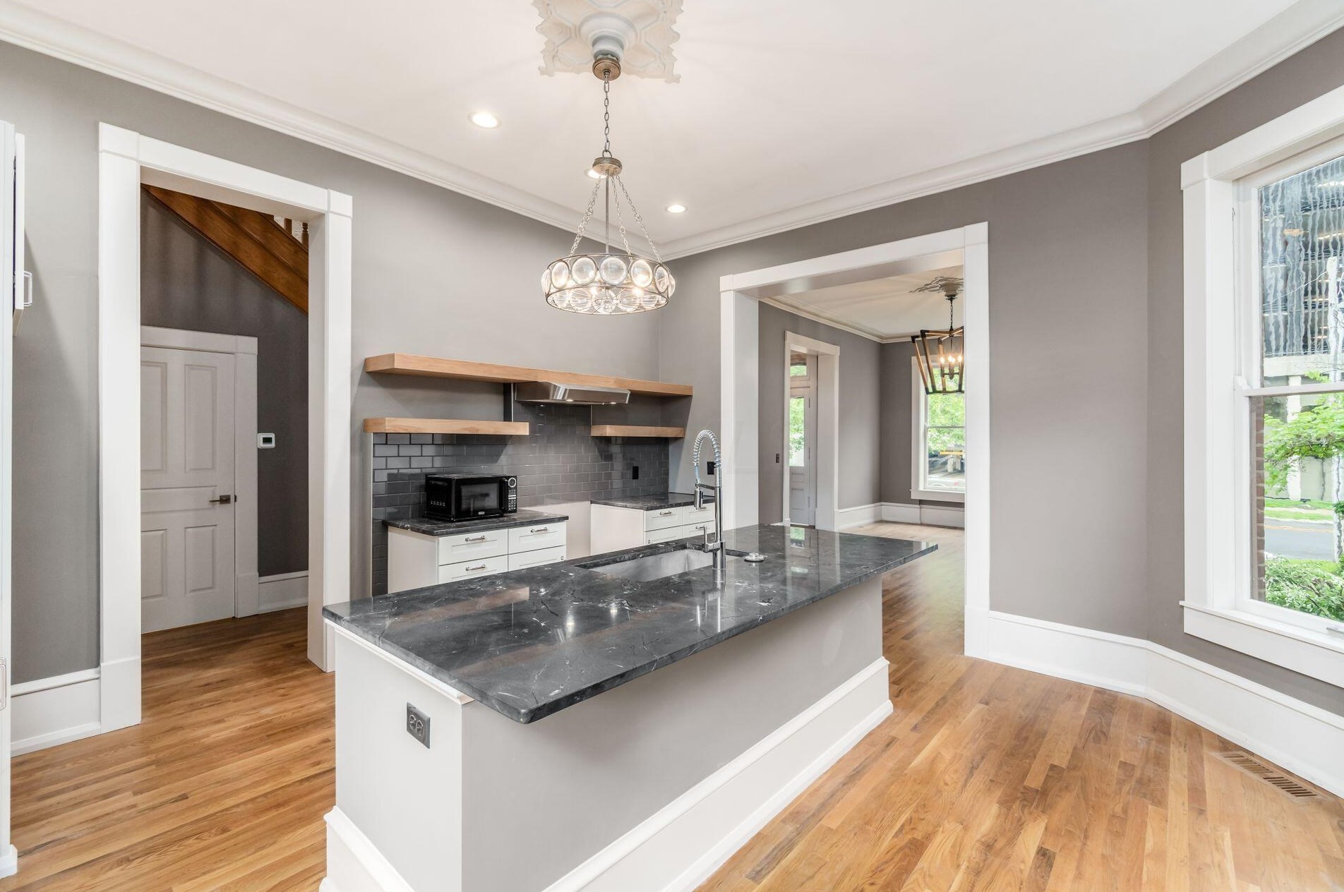 390 Town St, Columbus OH 43215-4838 exterior