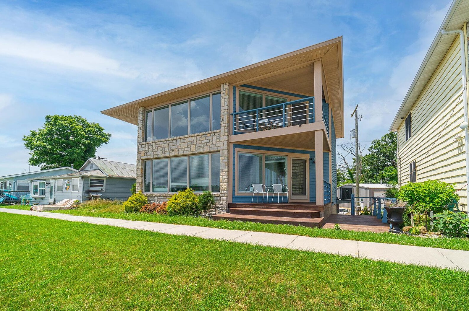 12978 W Bank Ne Dr, Millersport, OH 43046