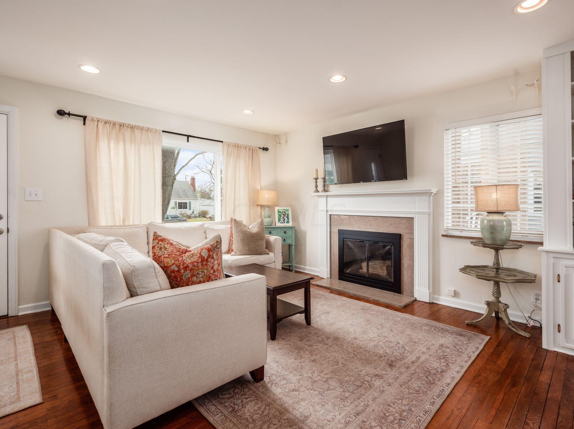 2170 Ridgecliff Rd, Columbus OH  43221-1820 exterior