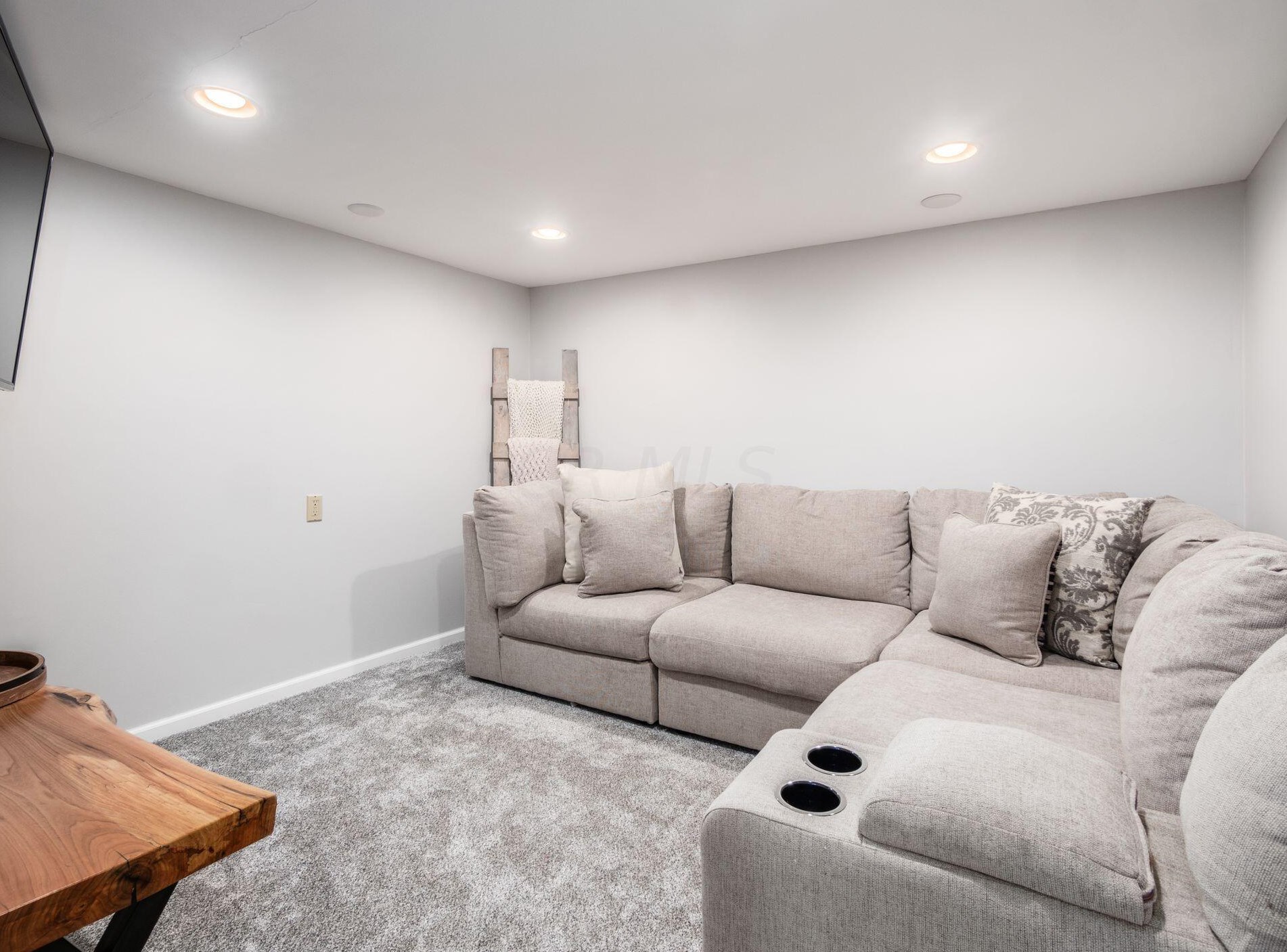 2170 Ridgecliff Rd, Columbus OH  43221-1820 exterior