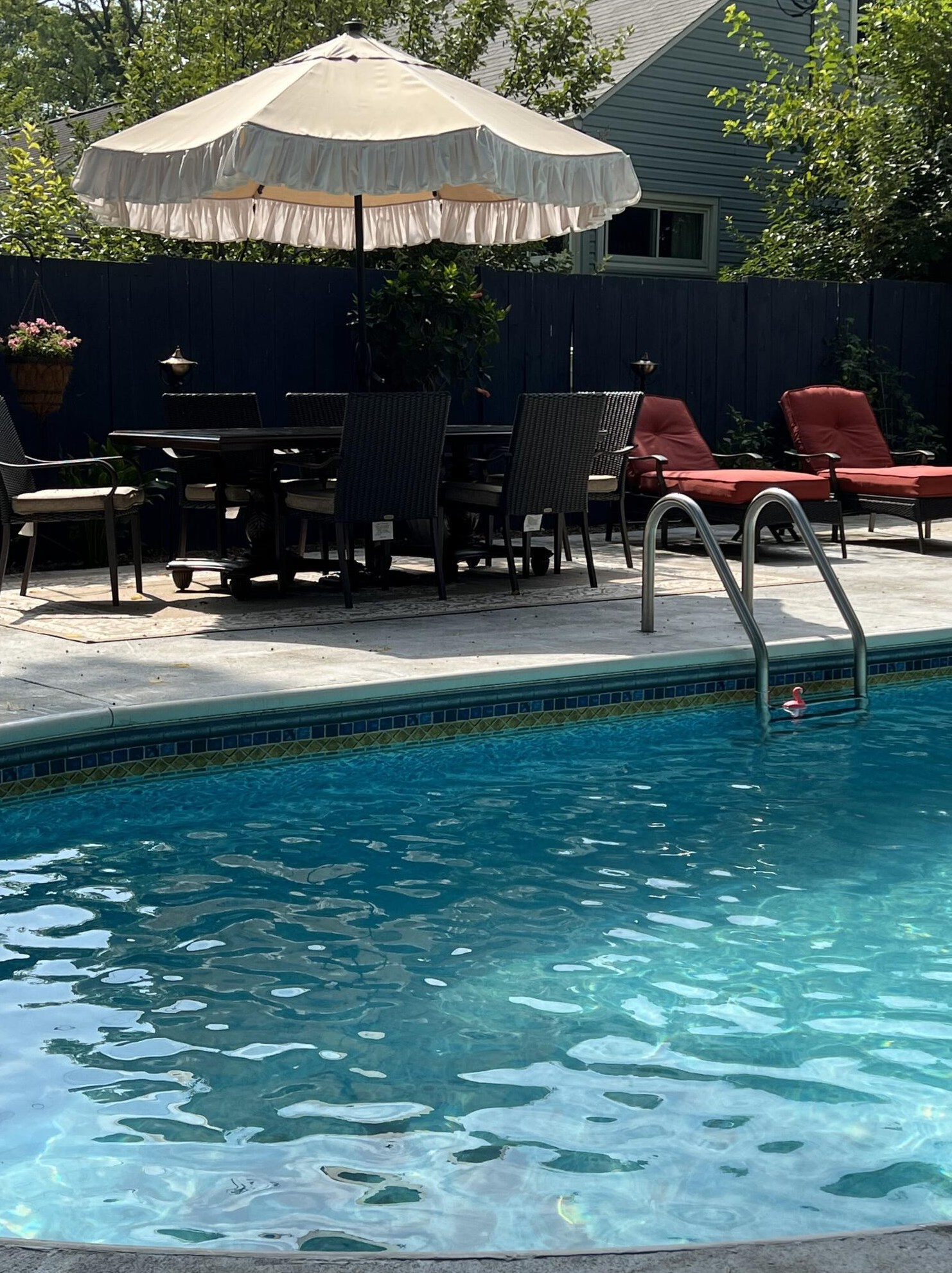 2170 Ridgecliff Rd, Columbus OH  43221-1820 exterior