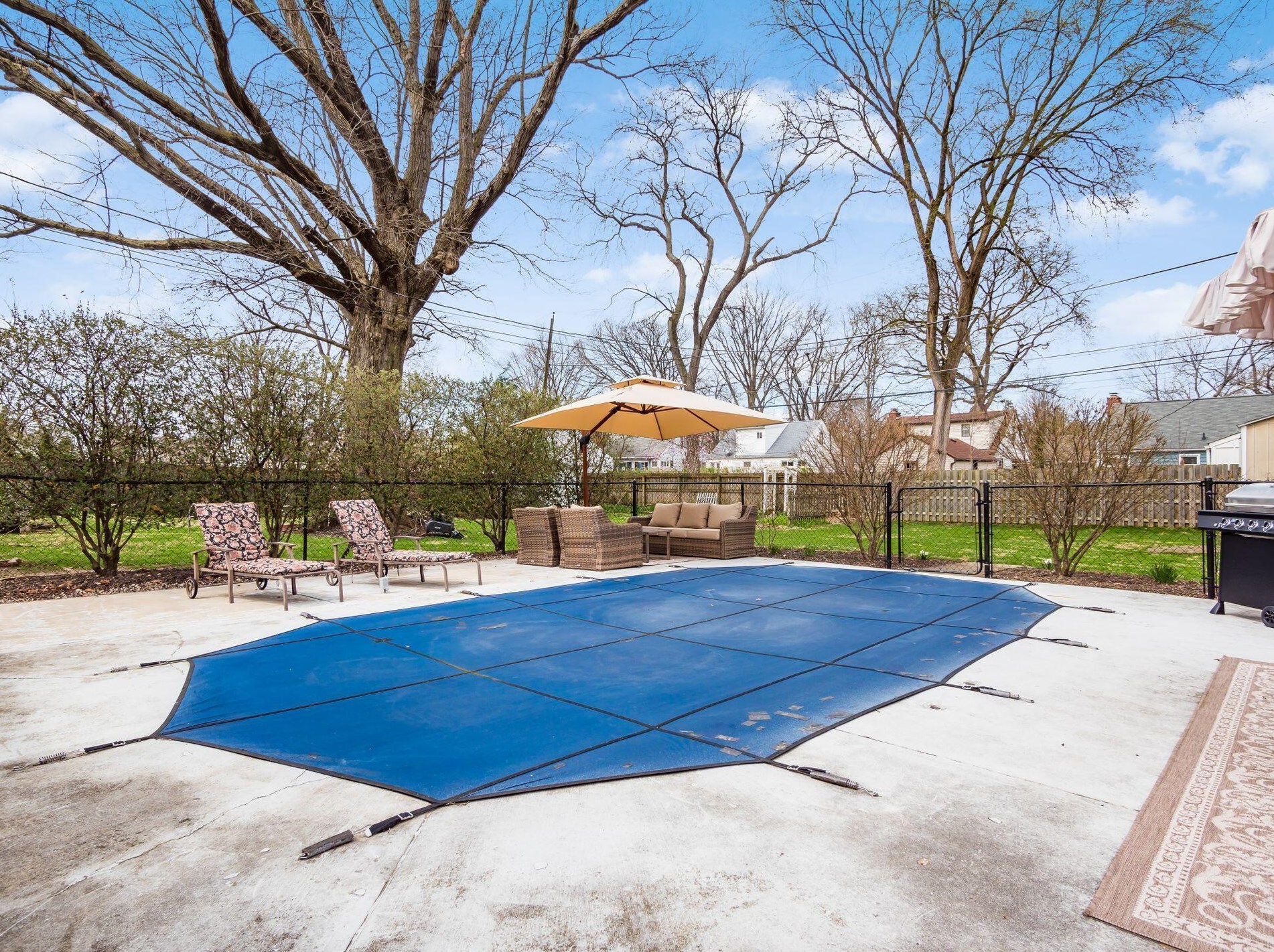 2170 Ridgecliff Rd, Columbus OH  43221-1820 exterior