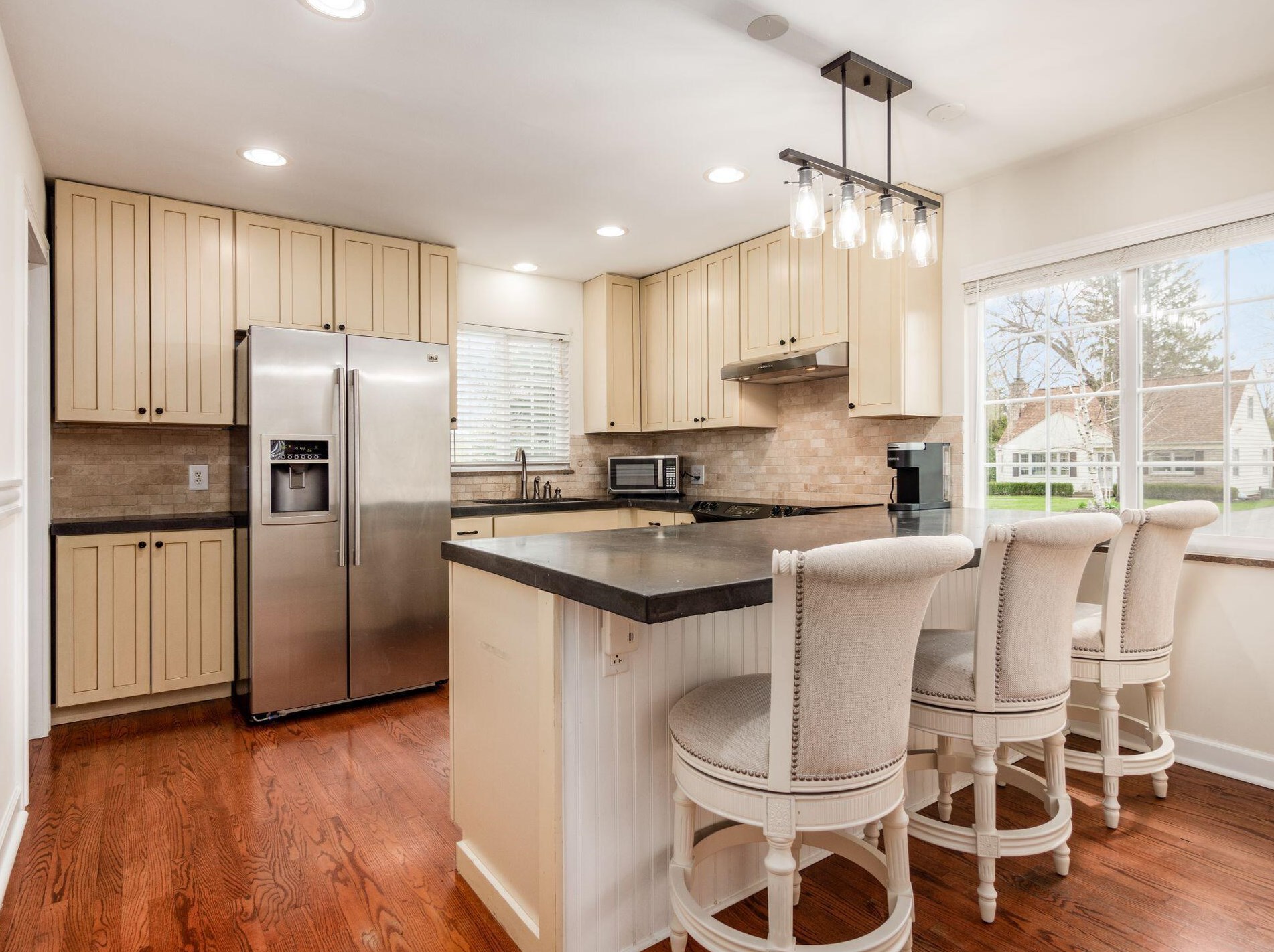 2170 Ridgecliff Rd, Columbus OH  43221-1820 exterior