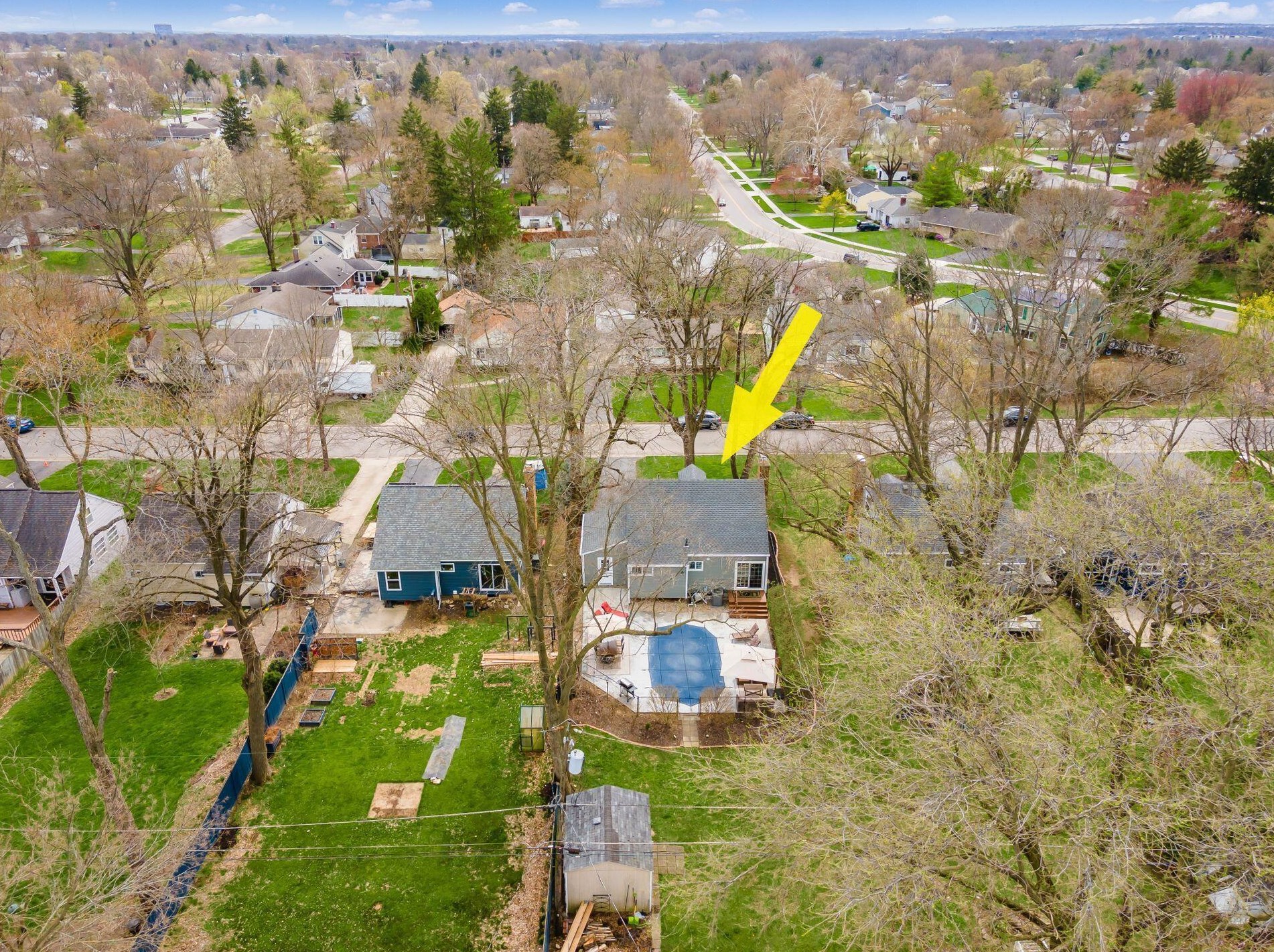 2170 Ridgecliff Rd, Columbus OH  43221-1820 exterior