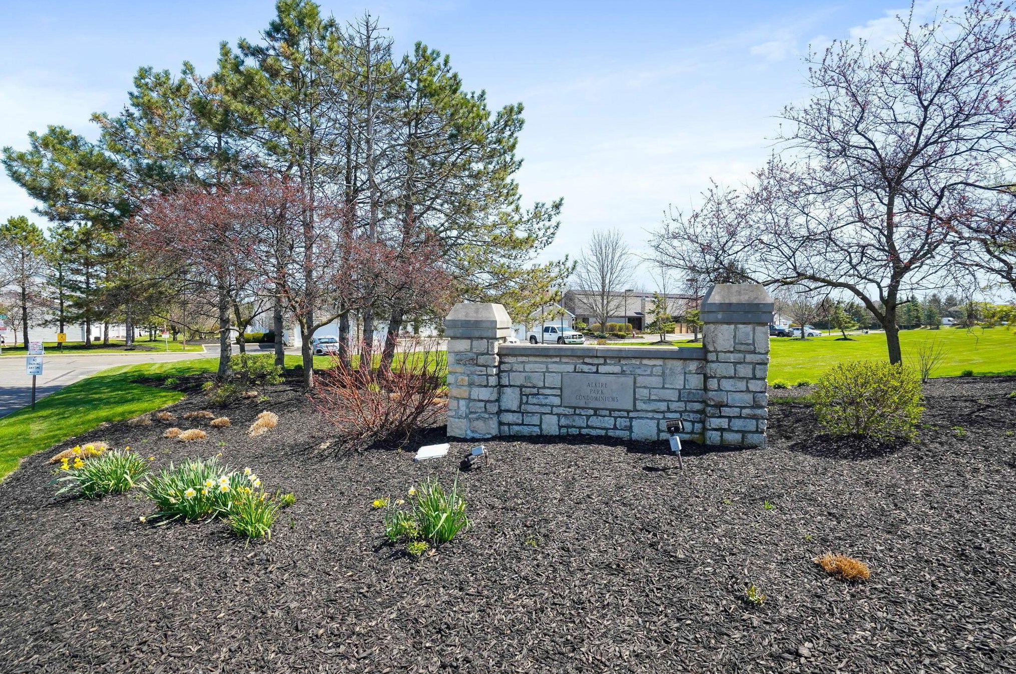 1986 Kyger Dr, Columbus OH  43228-8478 exterior