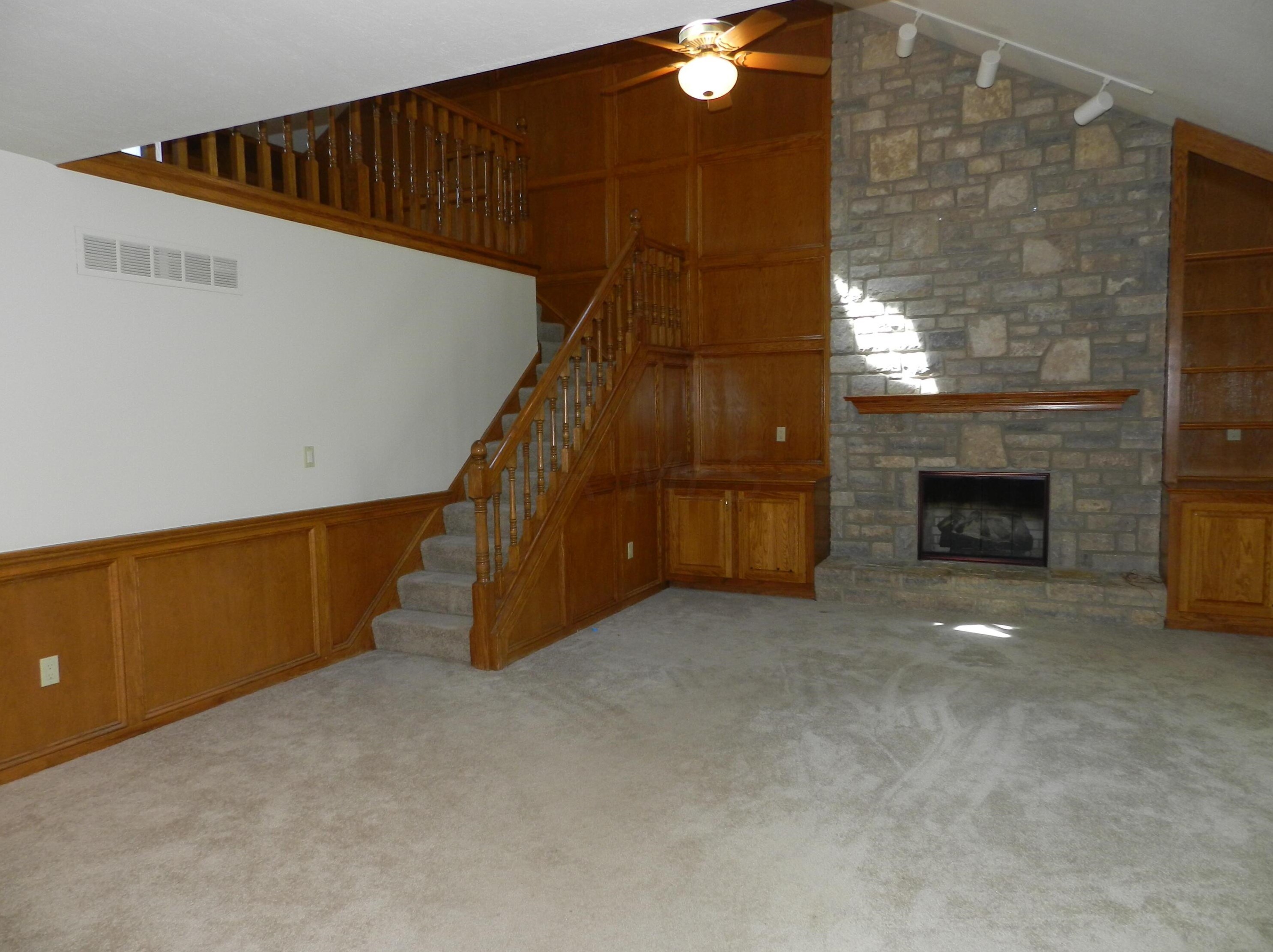 6225 Sugarmaple Dr, Westerville, OH 43082-9792