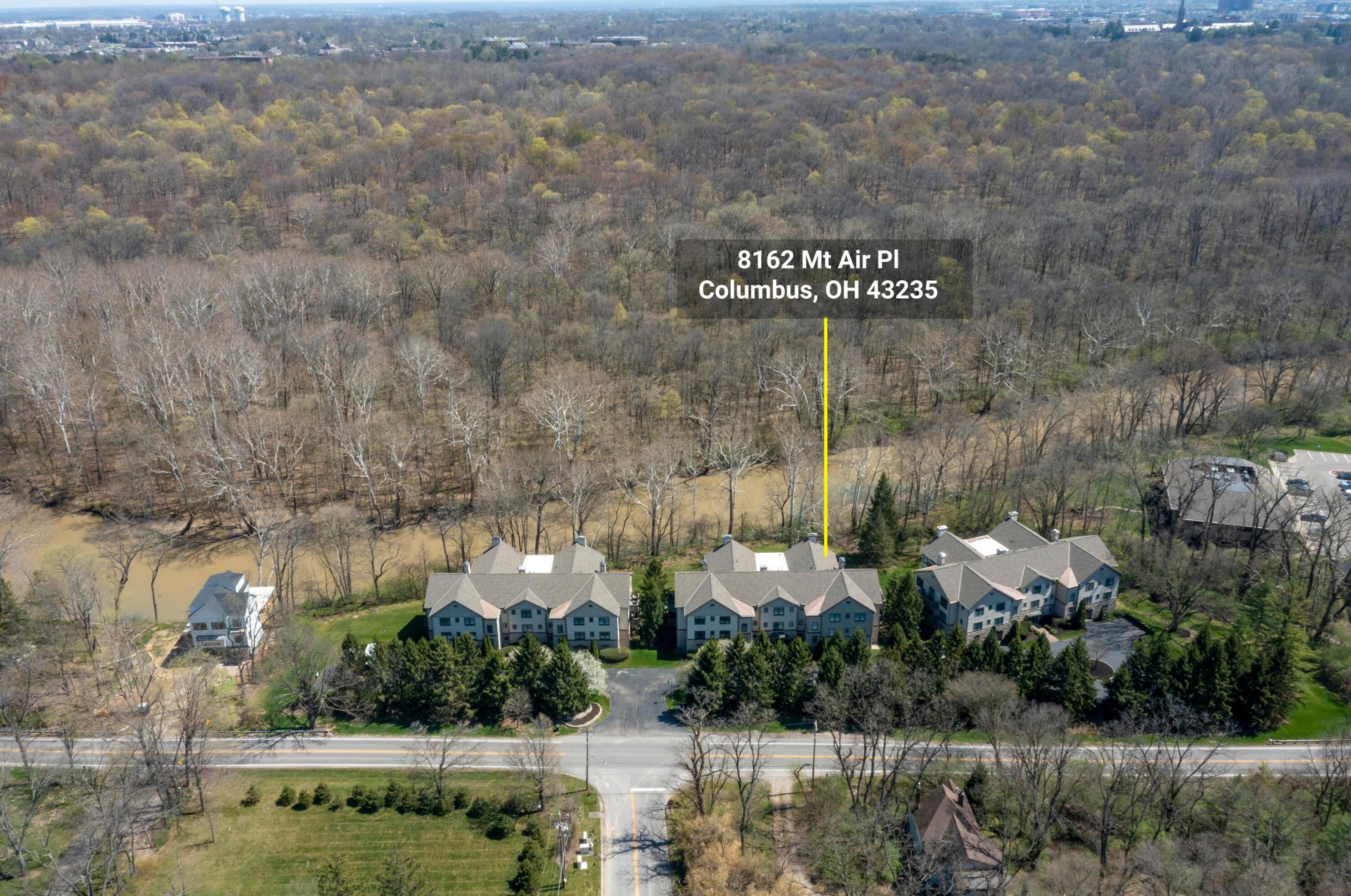 8162 Mount Air Pl, Columbus, OH 43235-1371