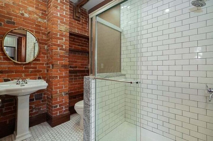 1557 High St, Columbus OH  43201-1154 exterior