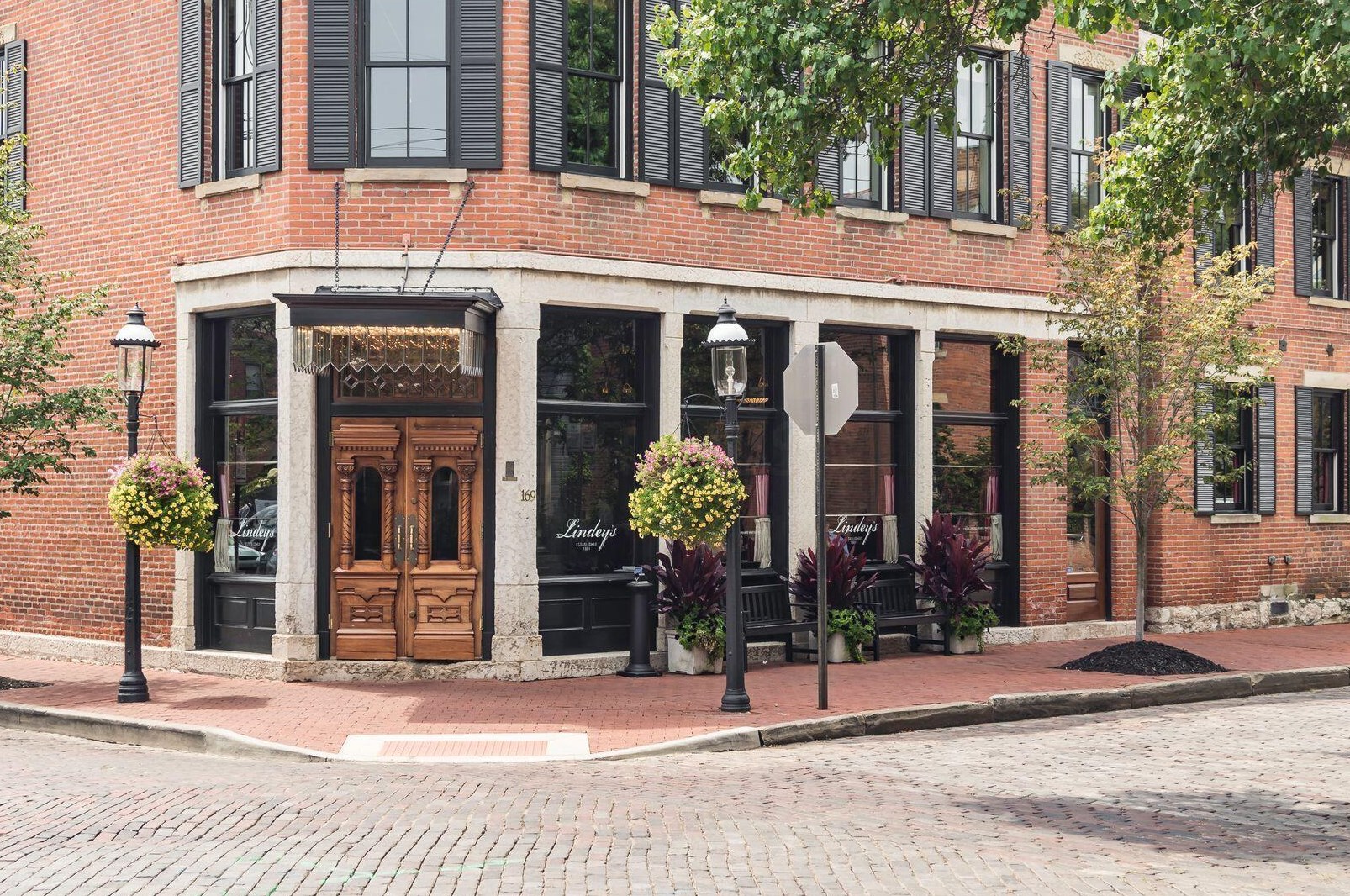 1557 High St, Columbus OH  43201-1154 exterior