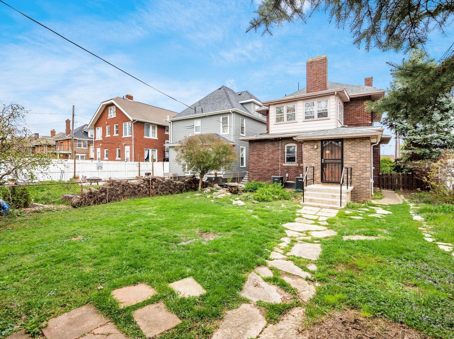 1557 High St, Columbus OH  43201-1154 exterior