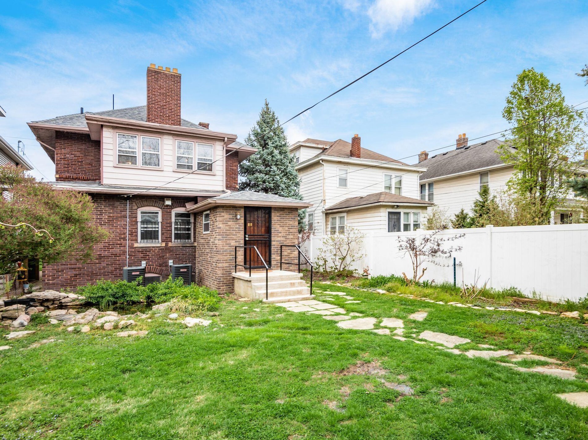 1557 High St, Columbus OH  43201-1154 exterior