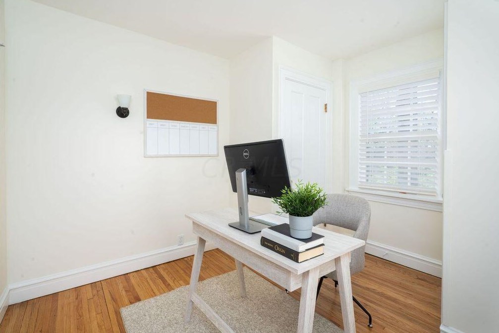 170 Jeffrey Pl, Columbus OH  43214-1704 exterior