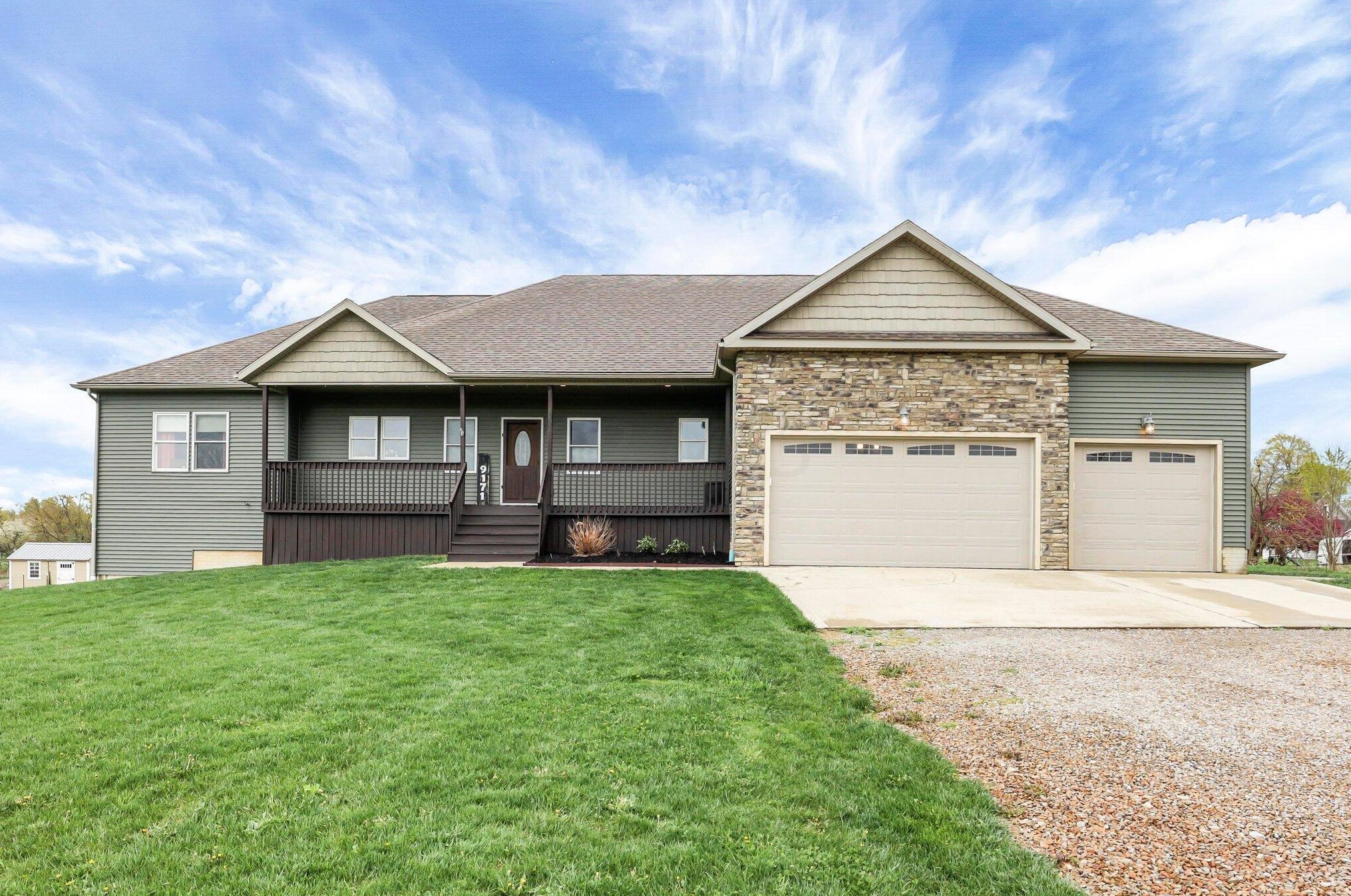 9171 Licking Trails Rd, Thornville, OH 43076