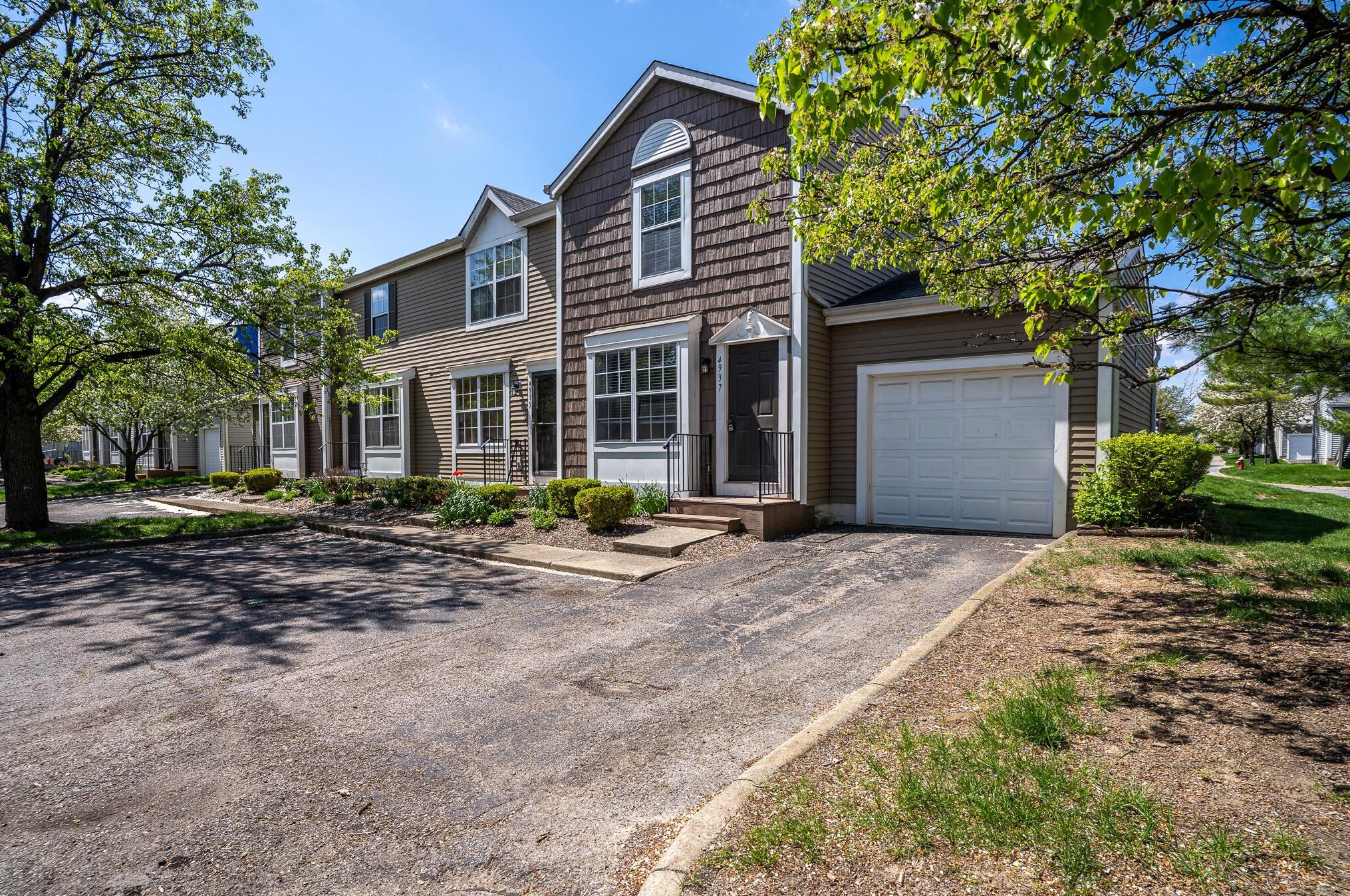 4937 Singleton Dr, Hilliard, OH 43026-8528