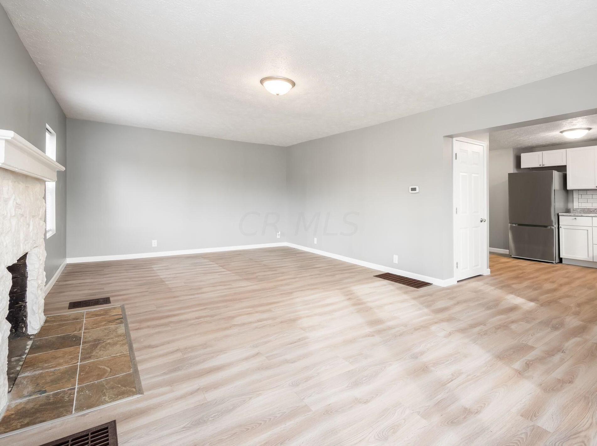 886 Pierce Ave, Columbus OH 43213-3043 exterior