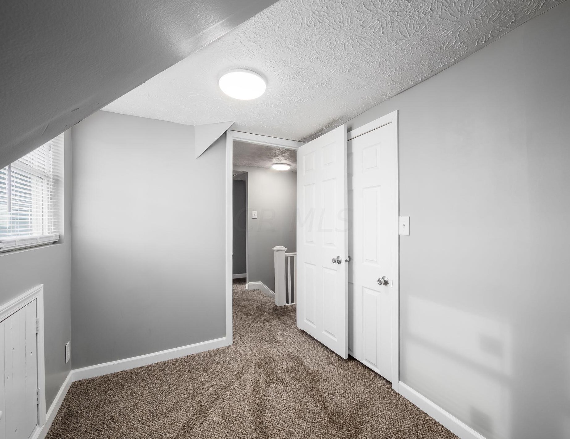 886 Pierce Ave, Columbus OH 43213-3043 exterior