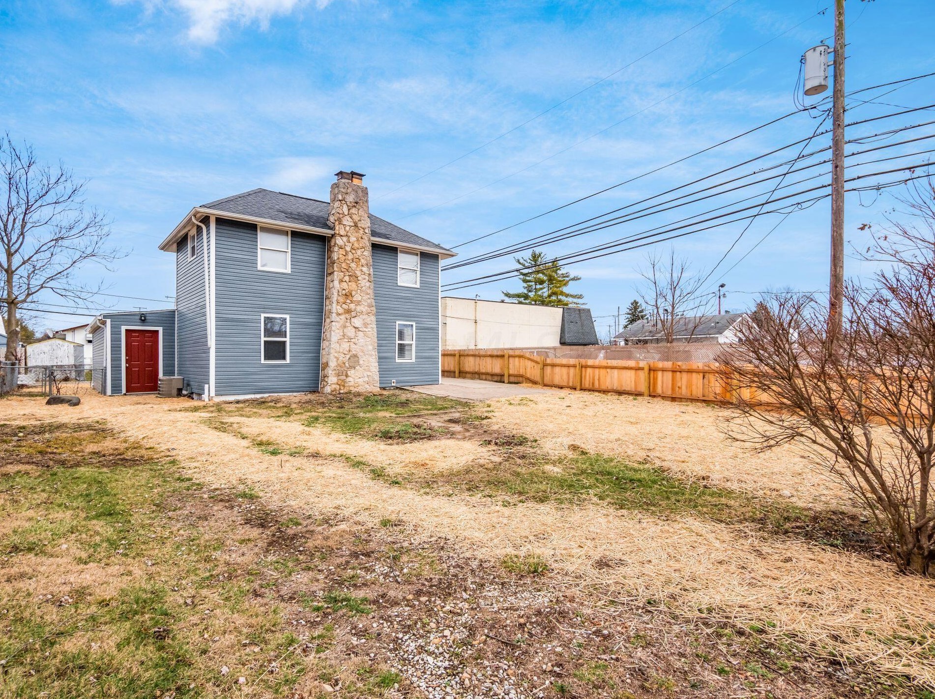 886 Pierce Ave, Columbus OH 43213-3043 exterior