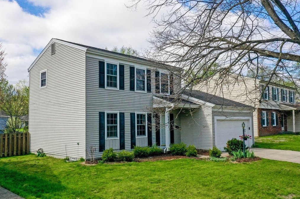 1689 Peardale Rd, Columbus, OH 43229-2038