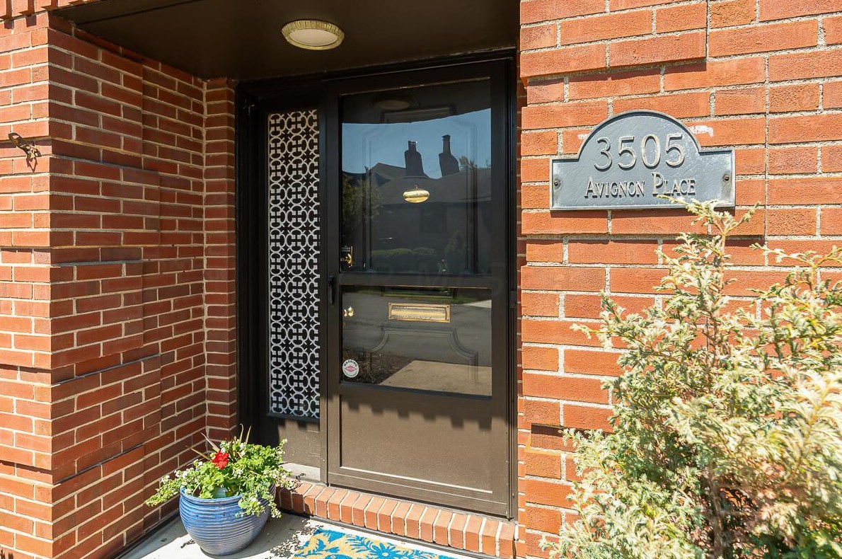 3505 Avignon Pl, Columbus, OH 43221-1516