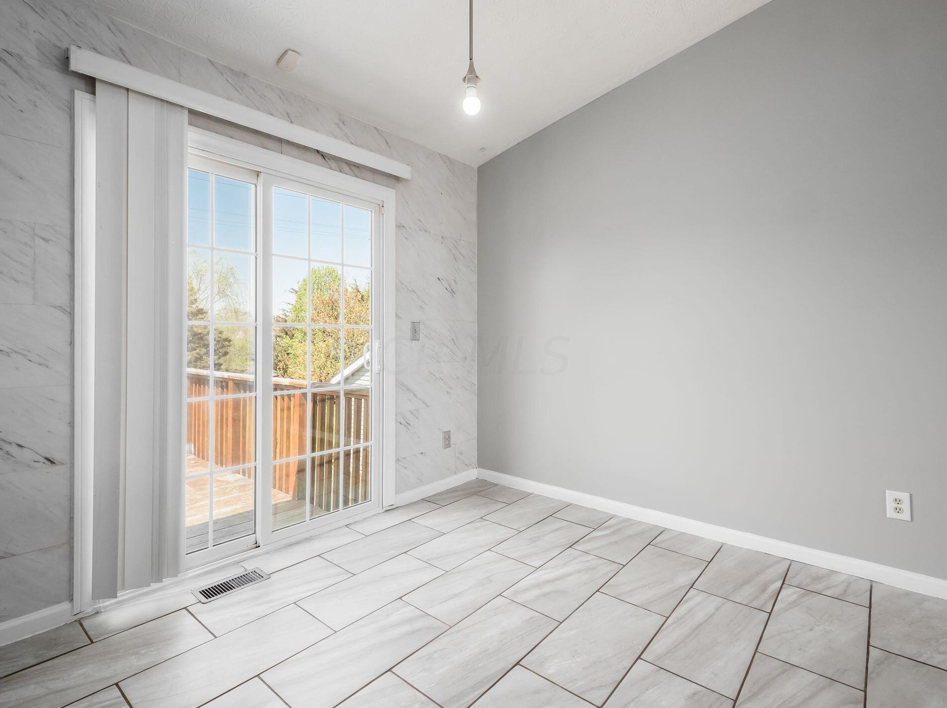 1027 Cypress Ridge Pl, Columbus OH  43228-6307 exterior