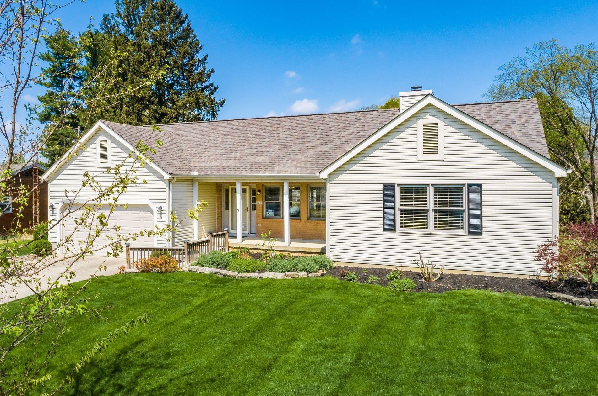 166 Jennings Dr, Cnl Wnchstr, OH 43110-1120