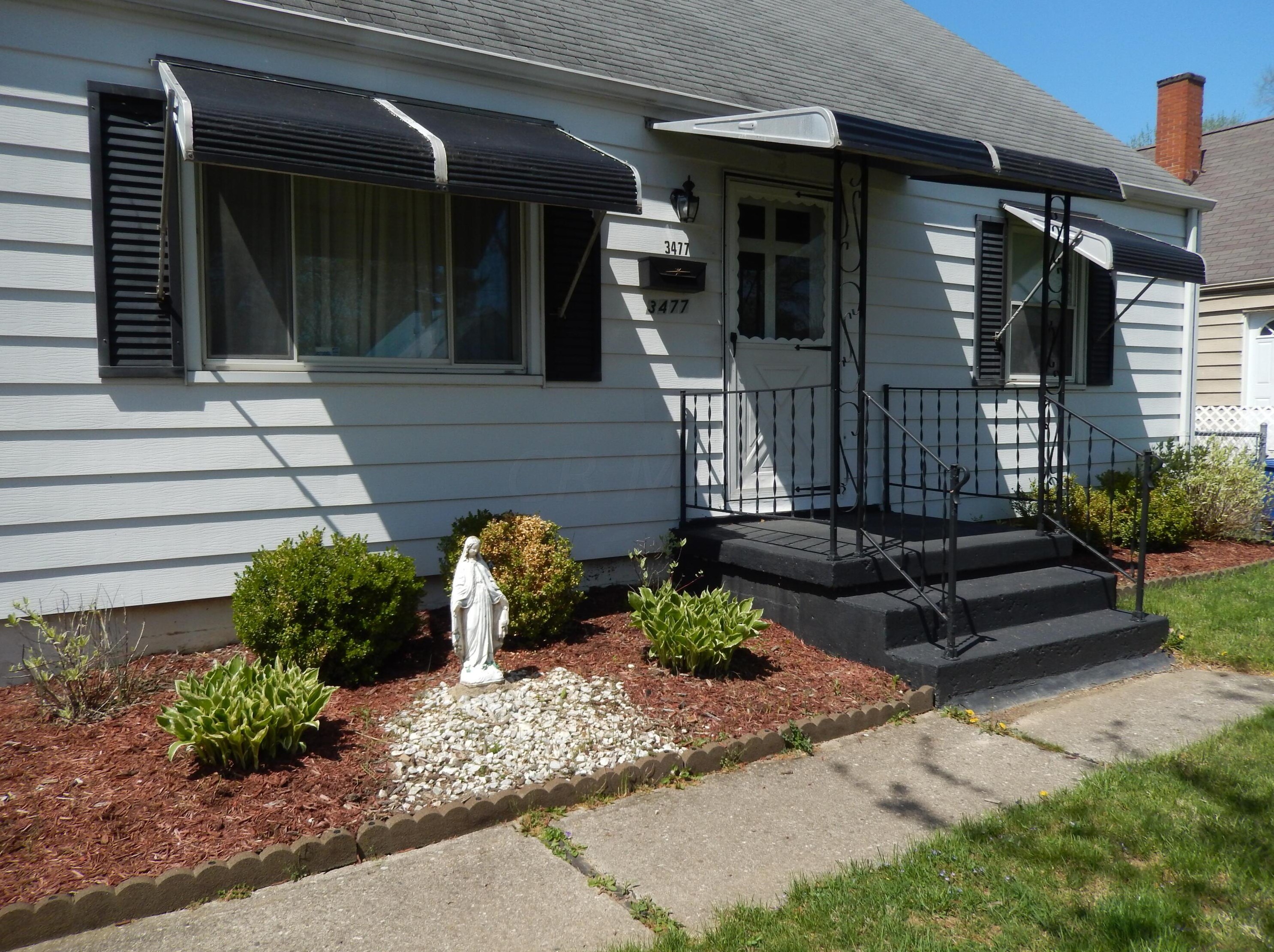 3477 Dresden St, Columbus, OH 43224-3442