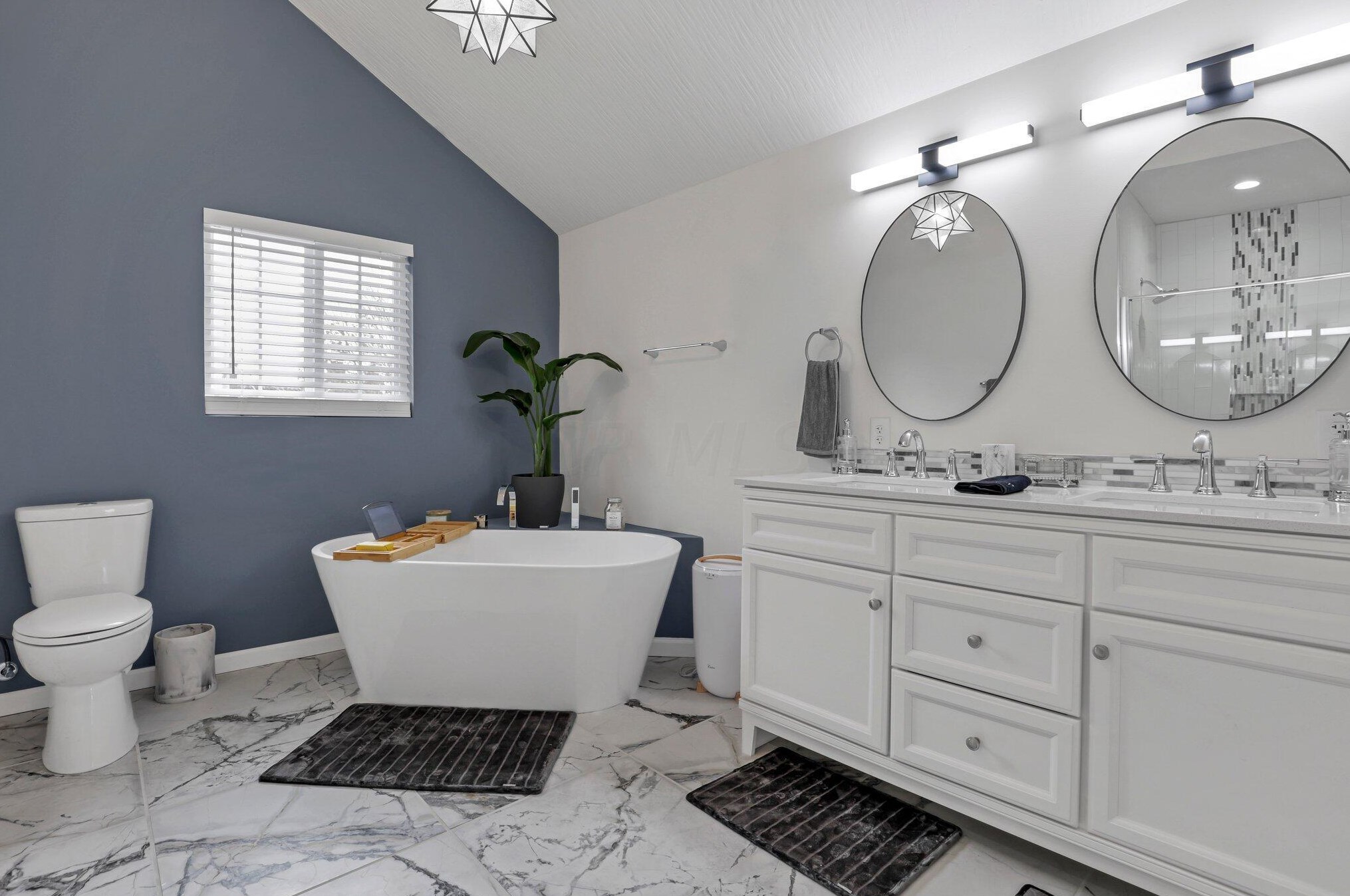 165 Frebis Ave, Columbus OH 43206-3725 exterior