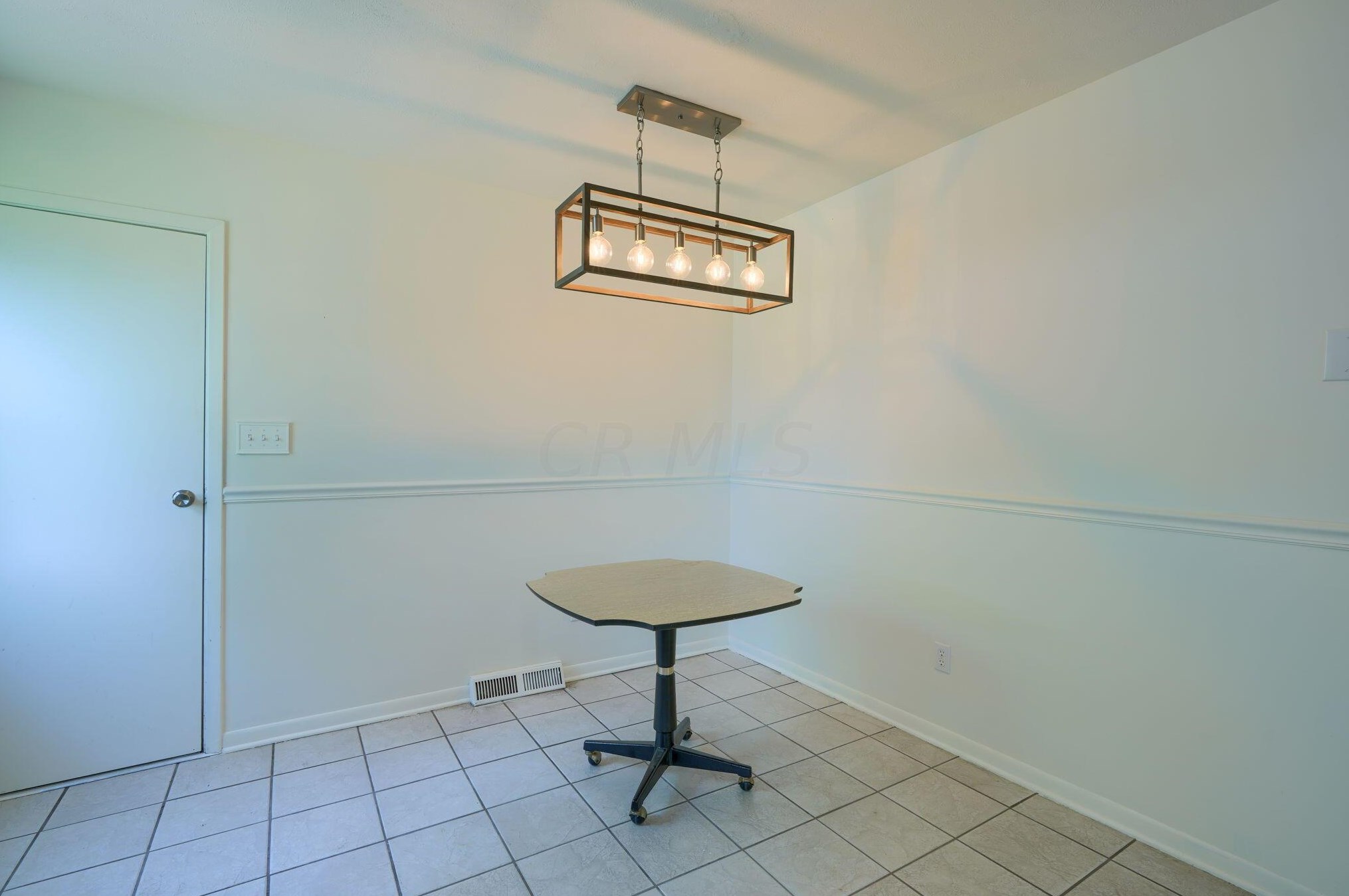 437 Stygler Rd, Columbus OH  43230-2027 exterior