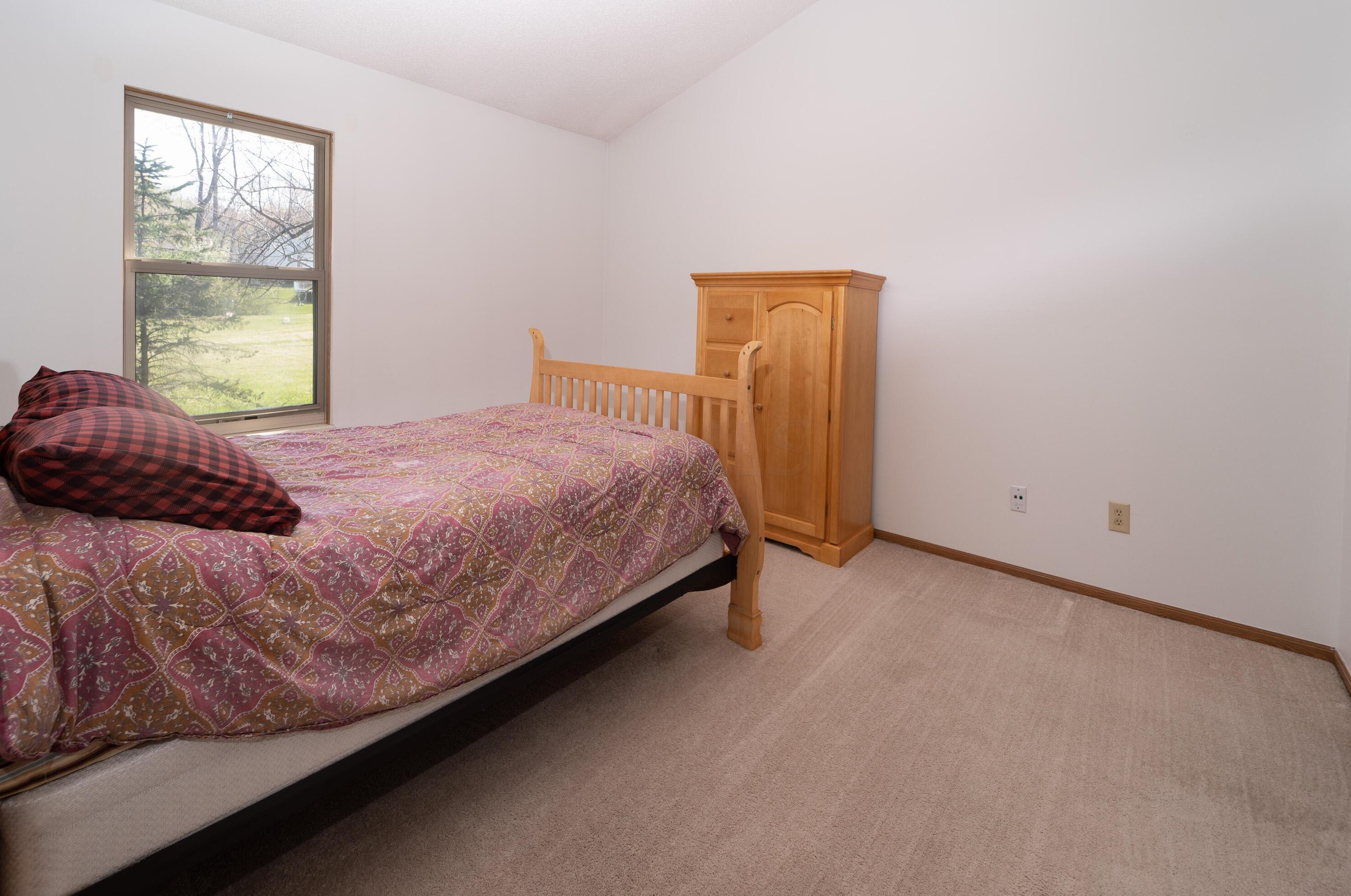 148 Oak Crk Pl, Columbus OH 43230-8102 exterior