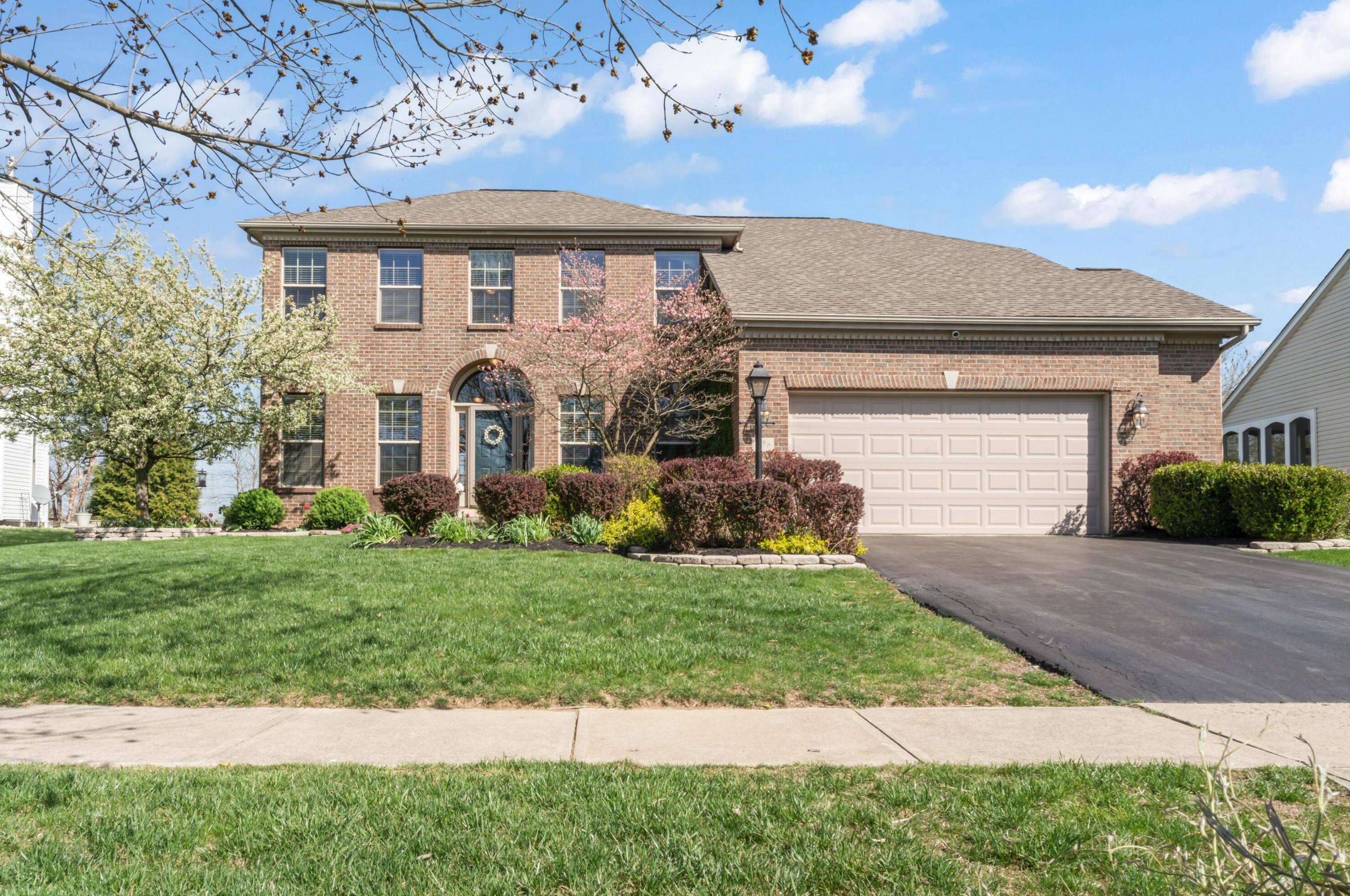 296 Trail E, Pataskala, OH 43062
