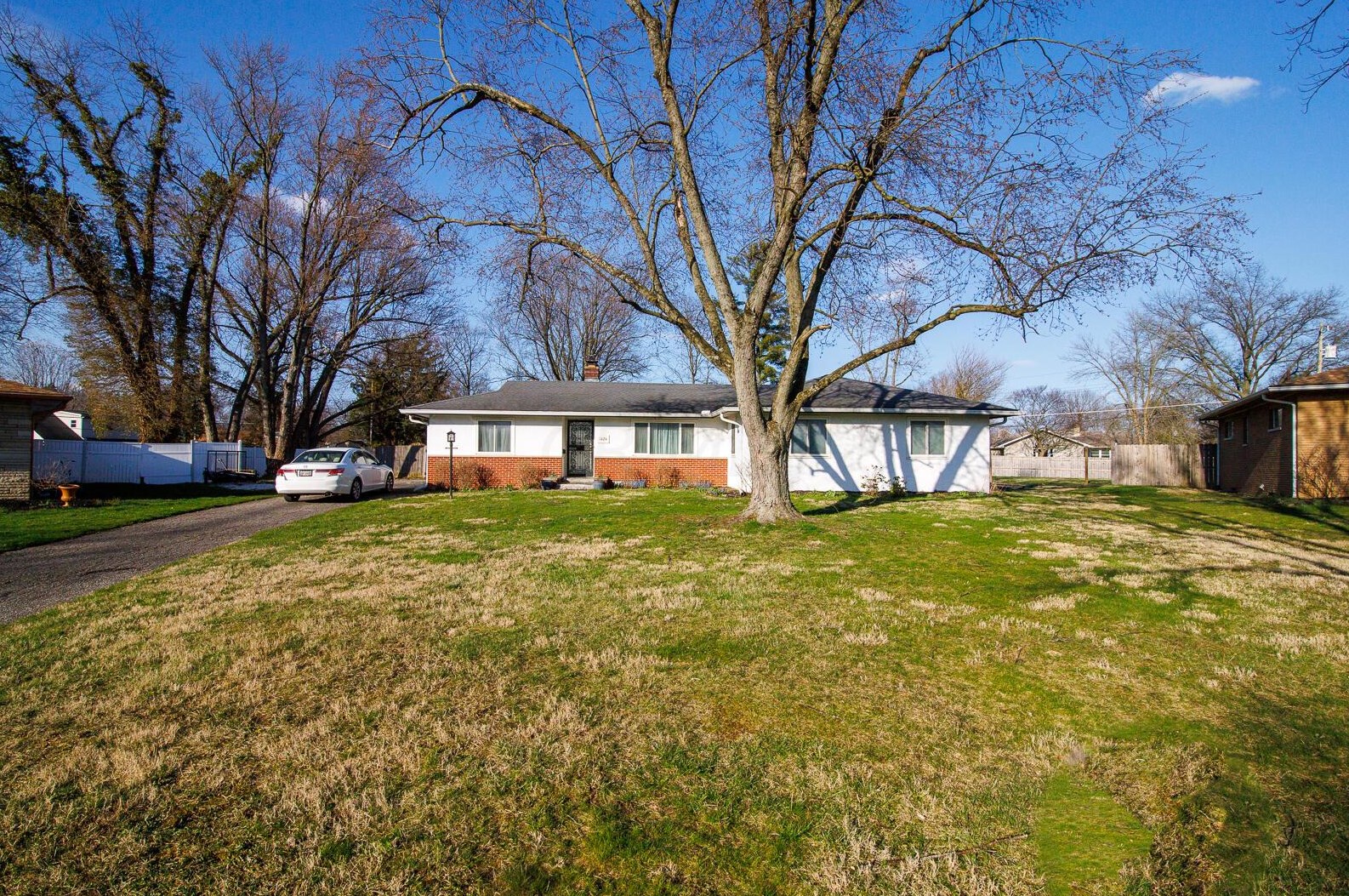 1424 Cottingham Ct, Columbus, OH 43209-3141