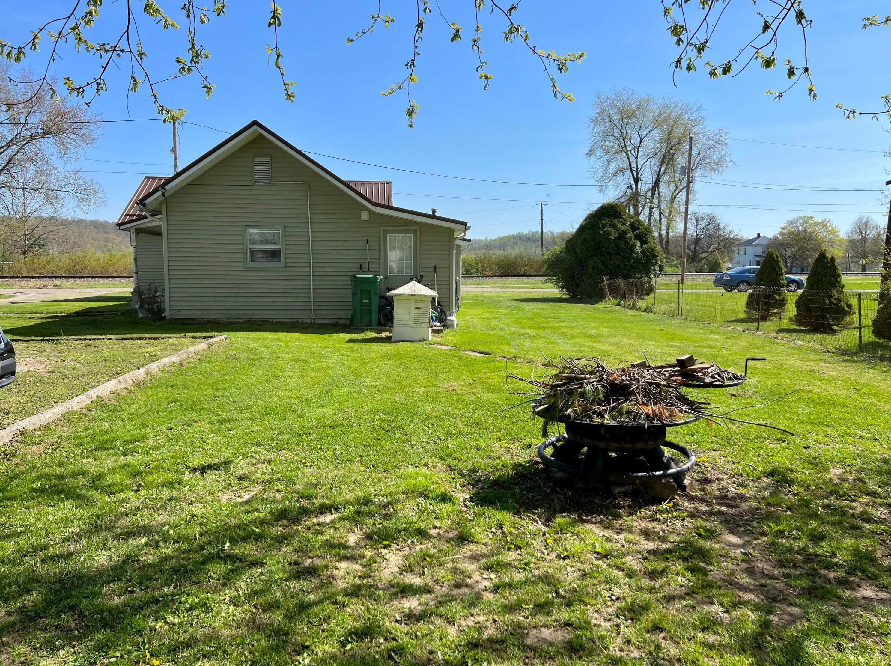 164 South St, Frazeysburg, OH 43822