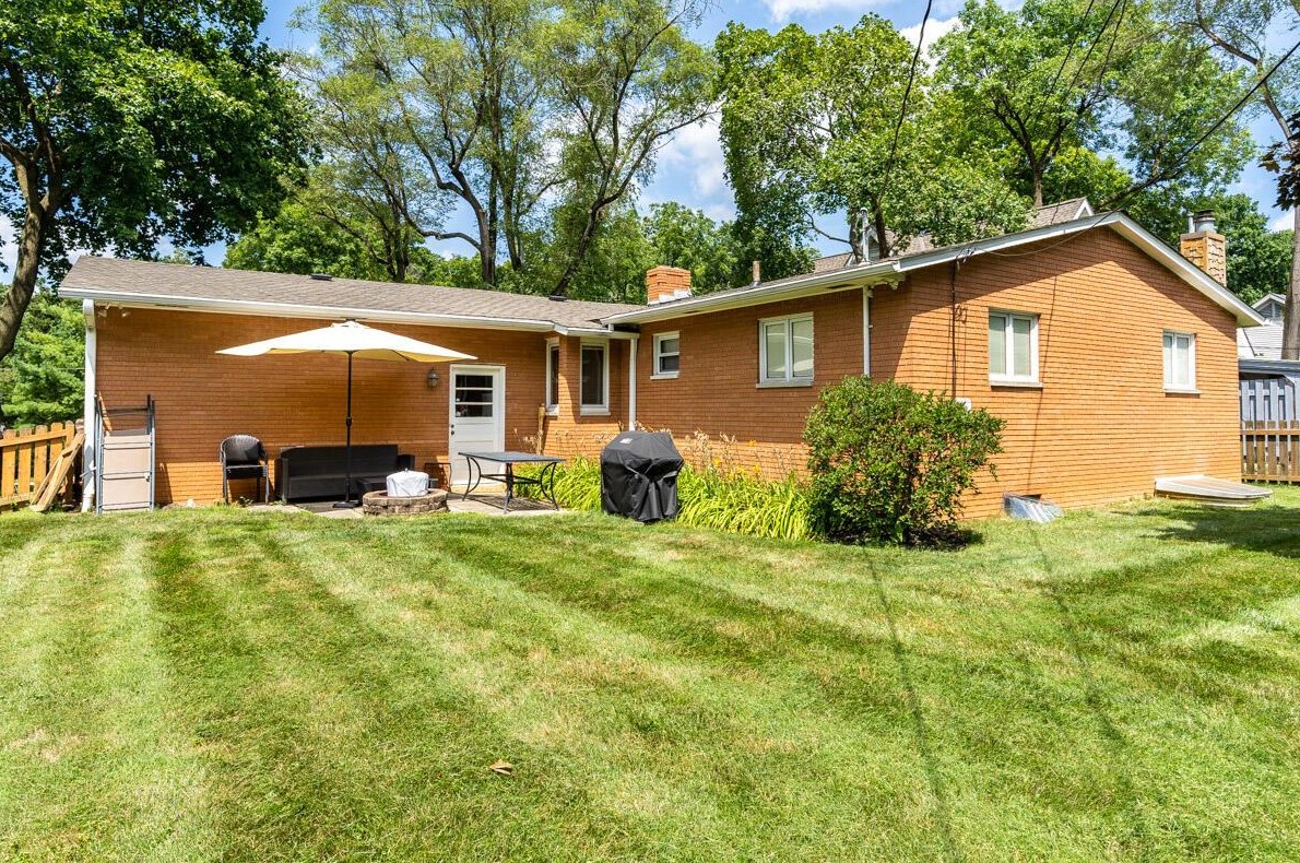 2469 Fishinger Rd, Columbus OH  43221-1141 exterior