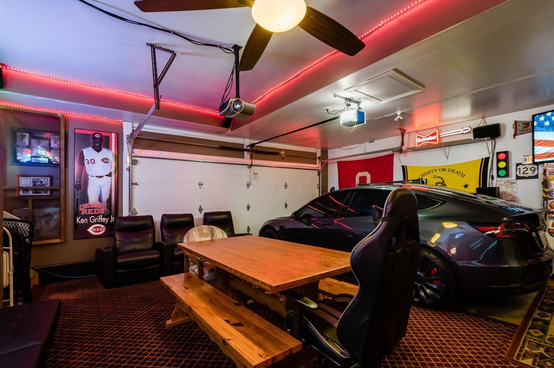 2385 Winona Dr, Columbus OH  43235-5539 exterior