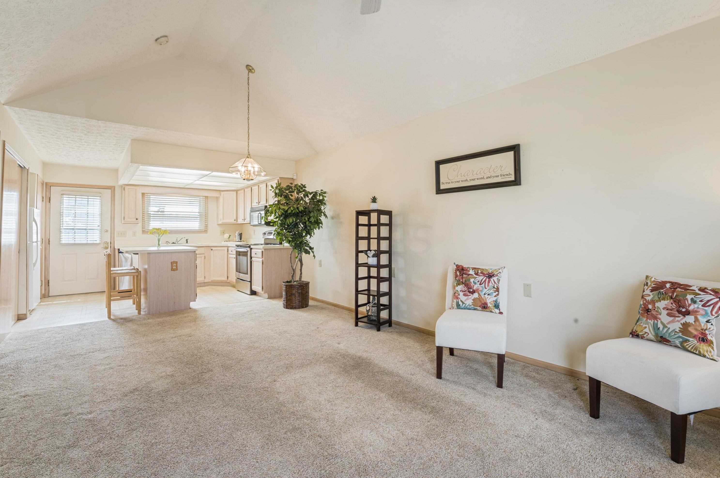 1433 Pegwood Dr, Columbus, OH 43229-3473