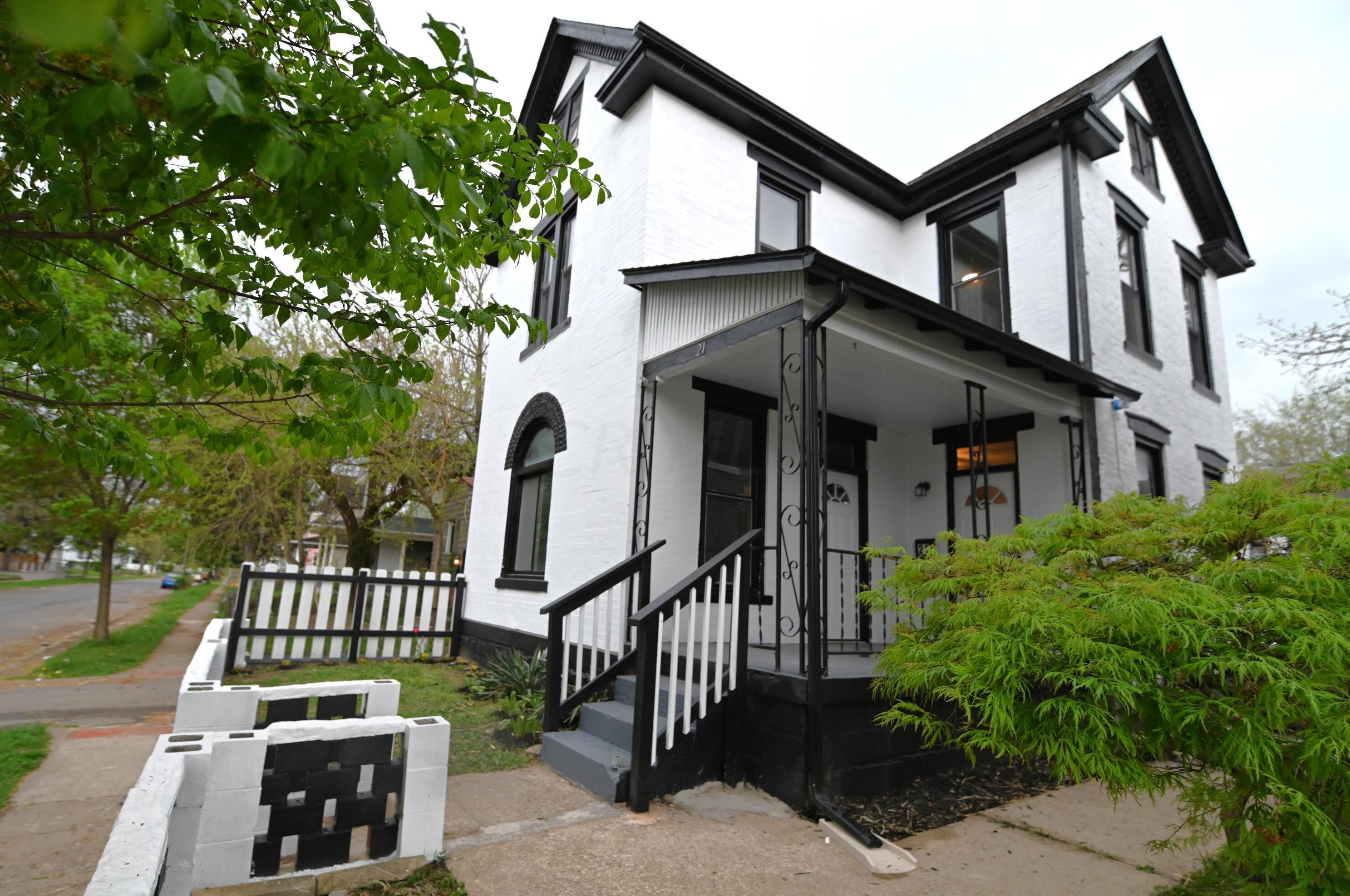 21 Wheatland Ave, Columbus, OH 43204-3774