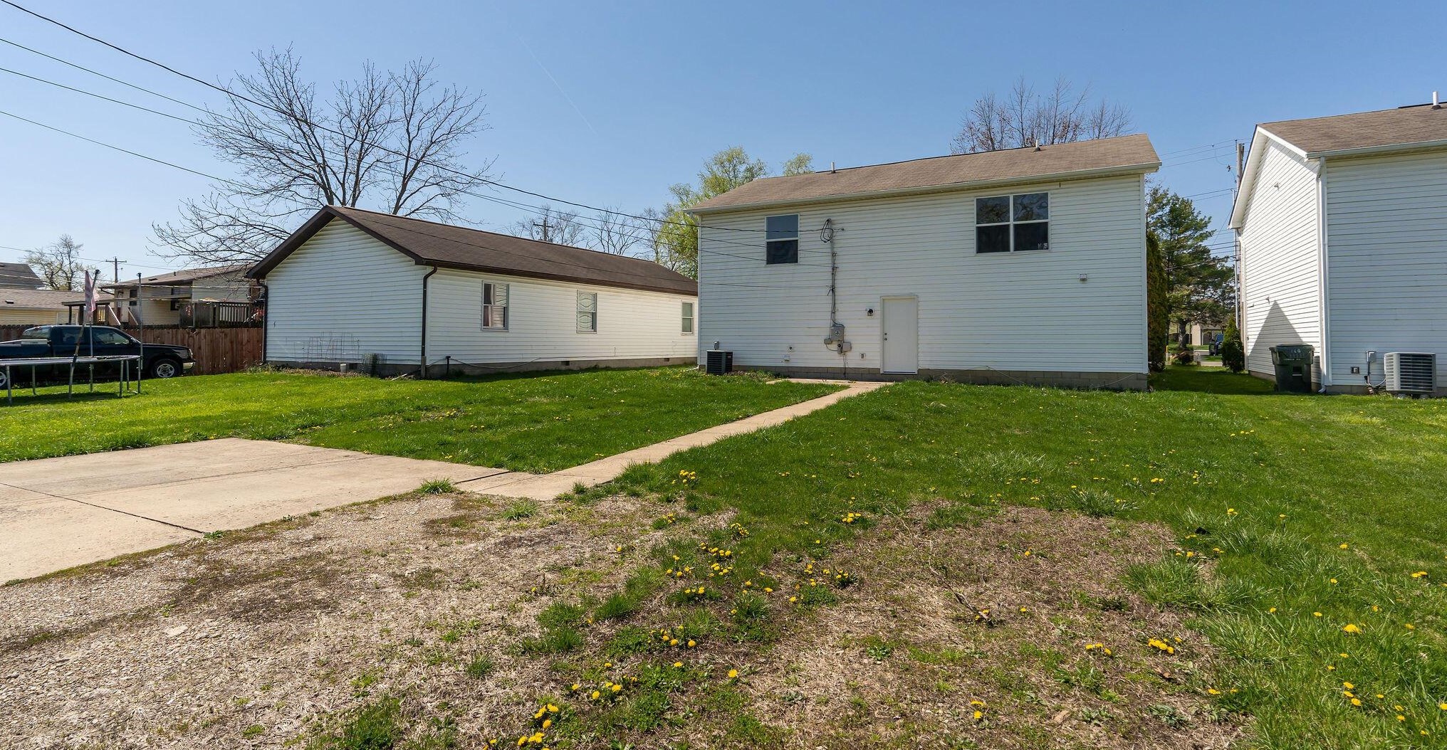 156 Derrer Rd, Columbus, OH 43204-1248