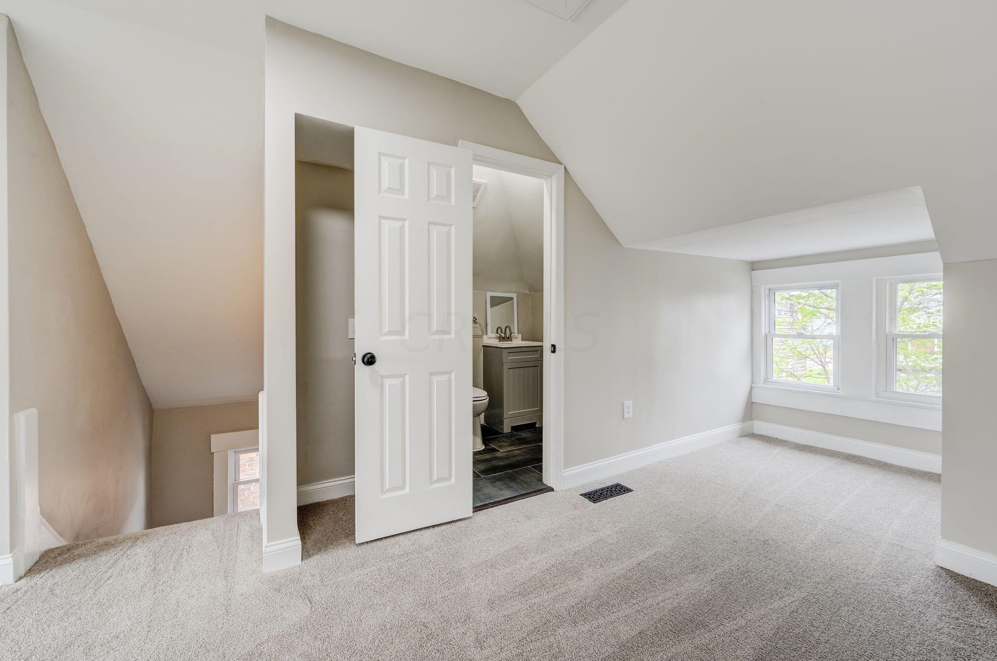 1544 Richmond Ave, Columbus OH  43203-1726 exterior