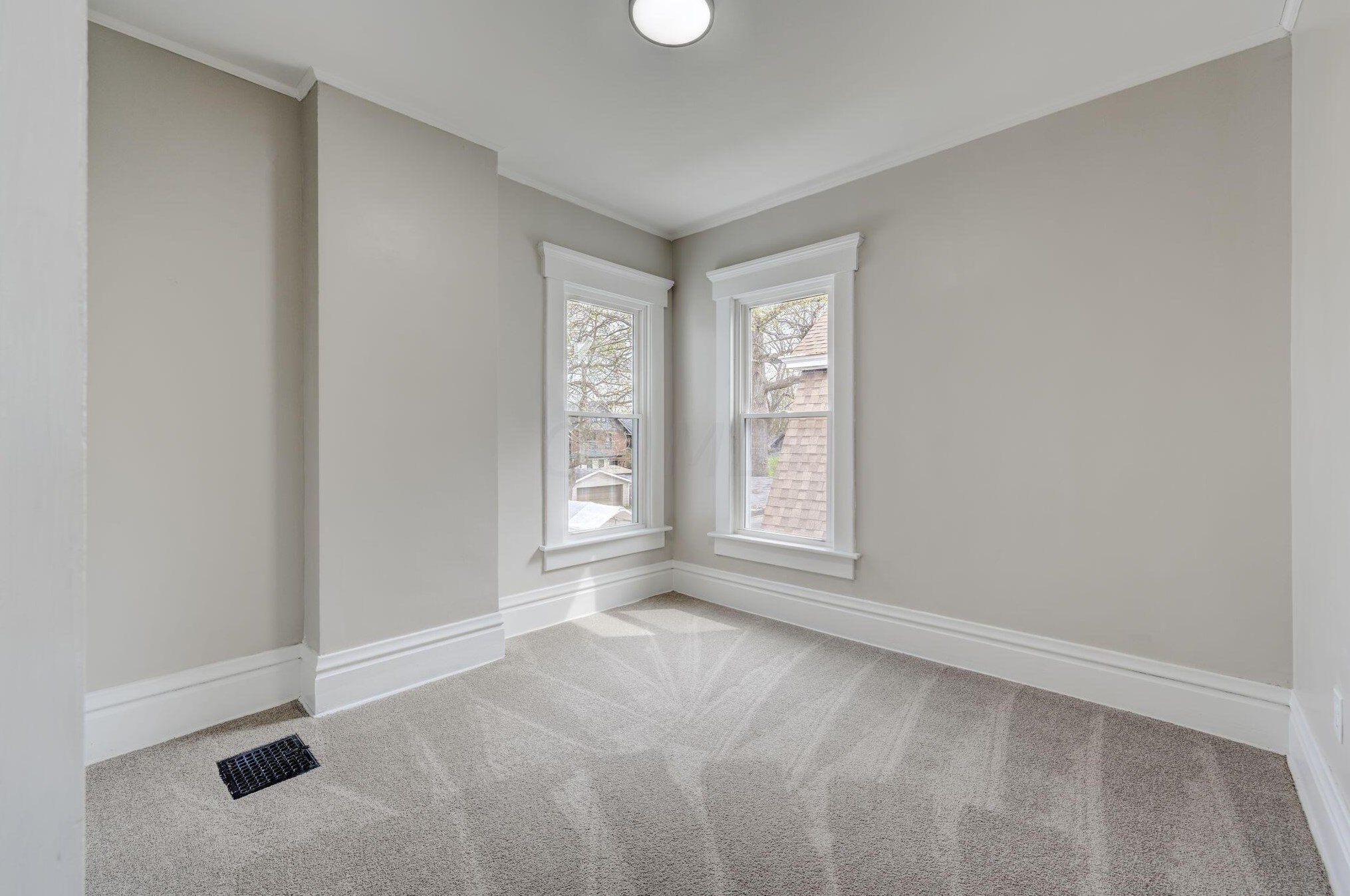 1544 Richmond Ave, Columbus OH  43203-1726 exterior